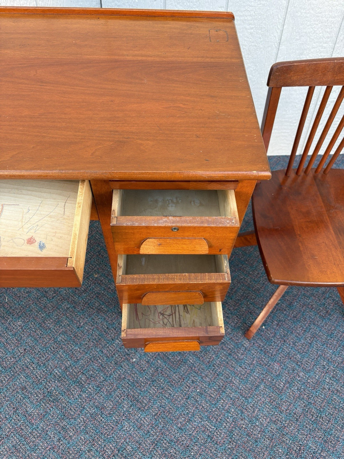 67111 Maple Youth Desk with Swivel Chair