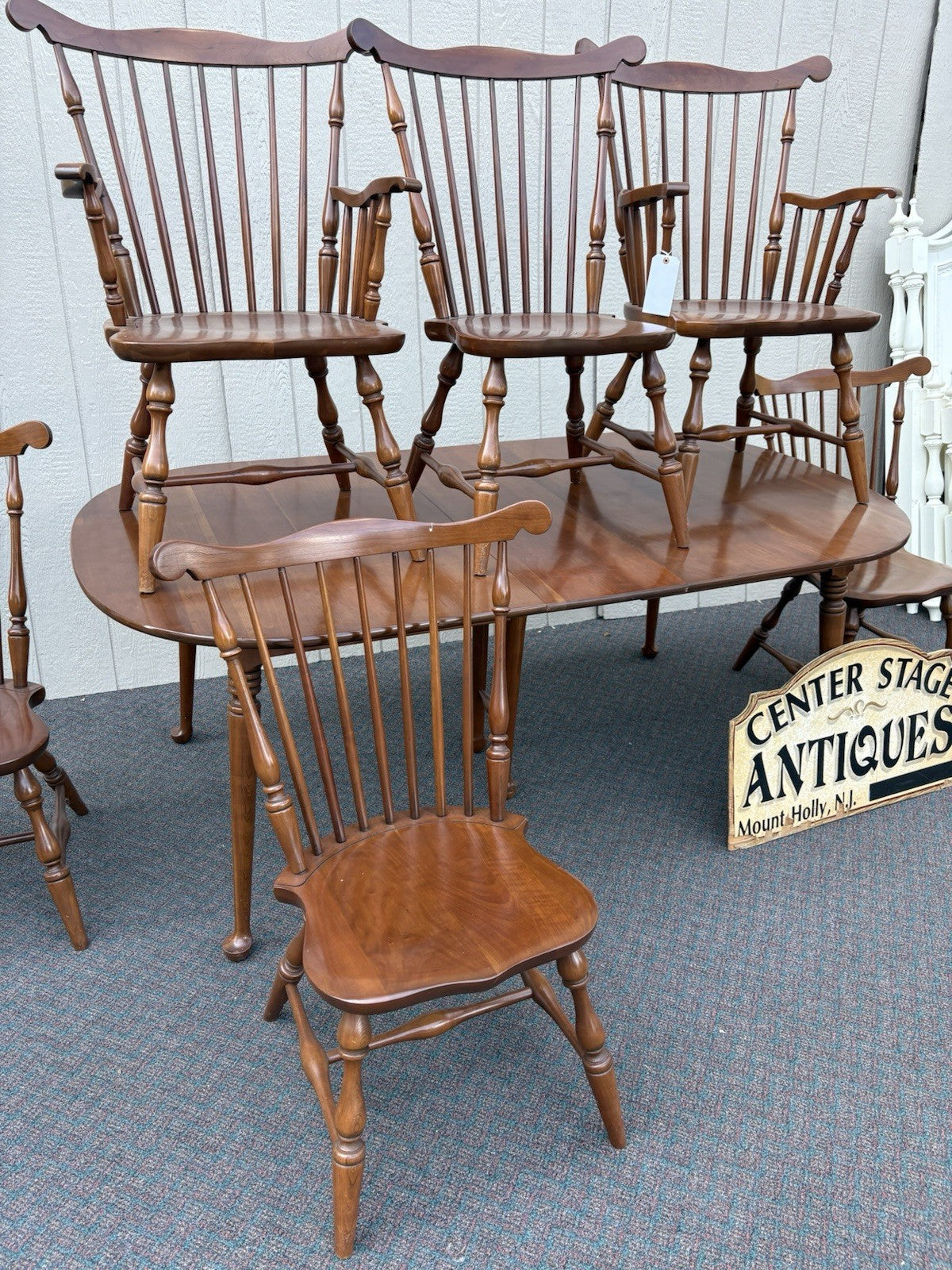 64226   Thomasville Cherry Dining Table w/ leaf  +  6 Chair s