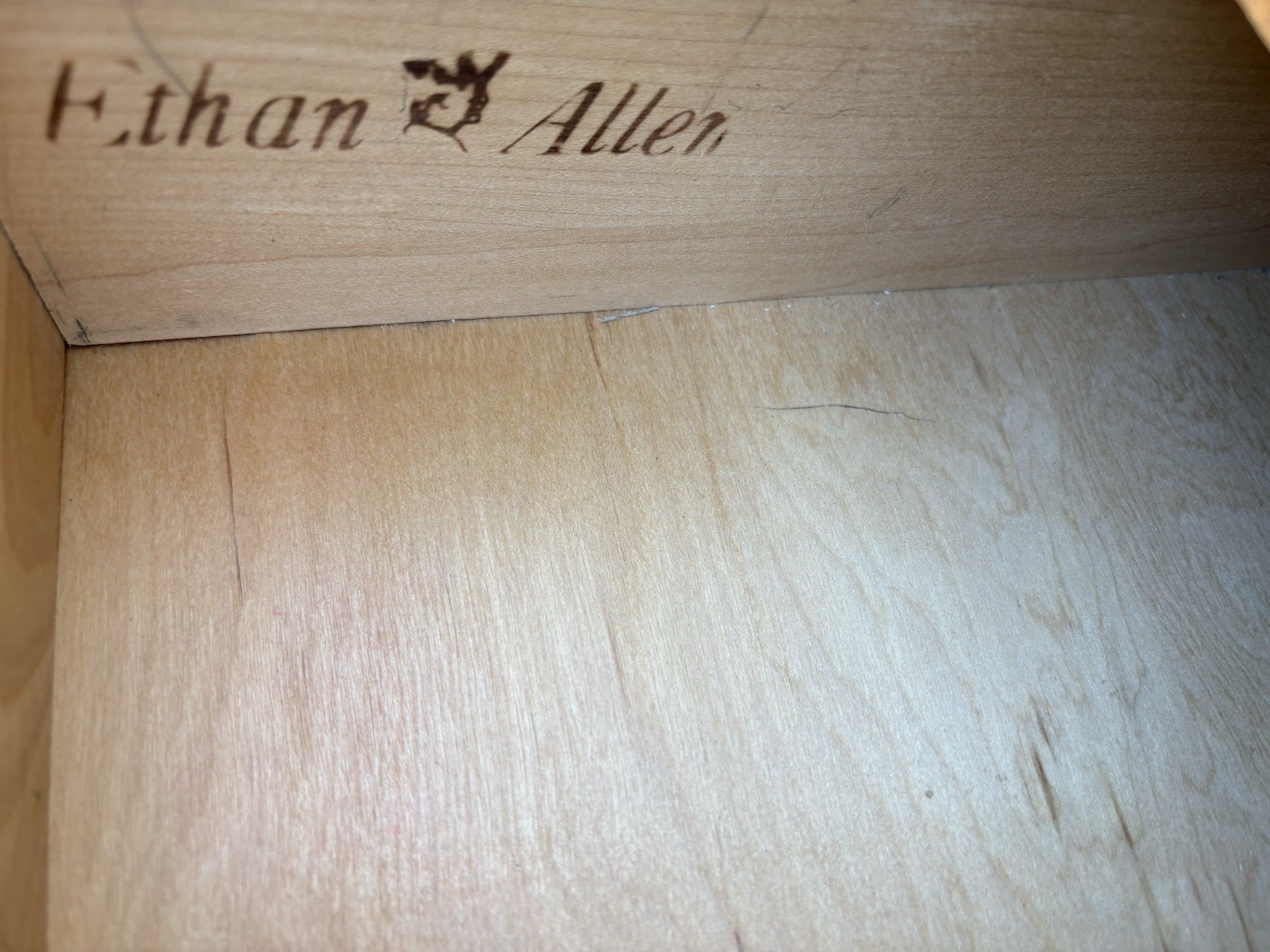 66812  ETHAN ALLEN Maple Office Desk Vanity