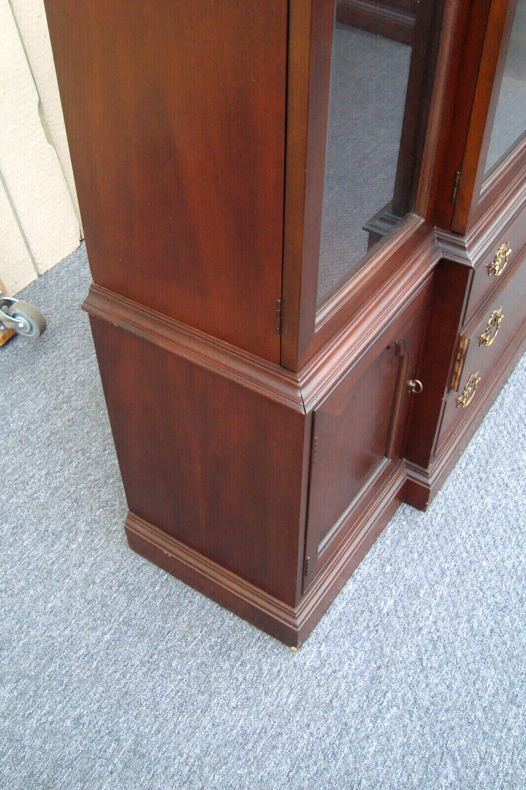 54050 HICKORY Furniture  American Masterpiece Breakfront China Cabinet Curio