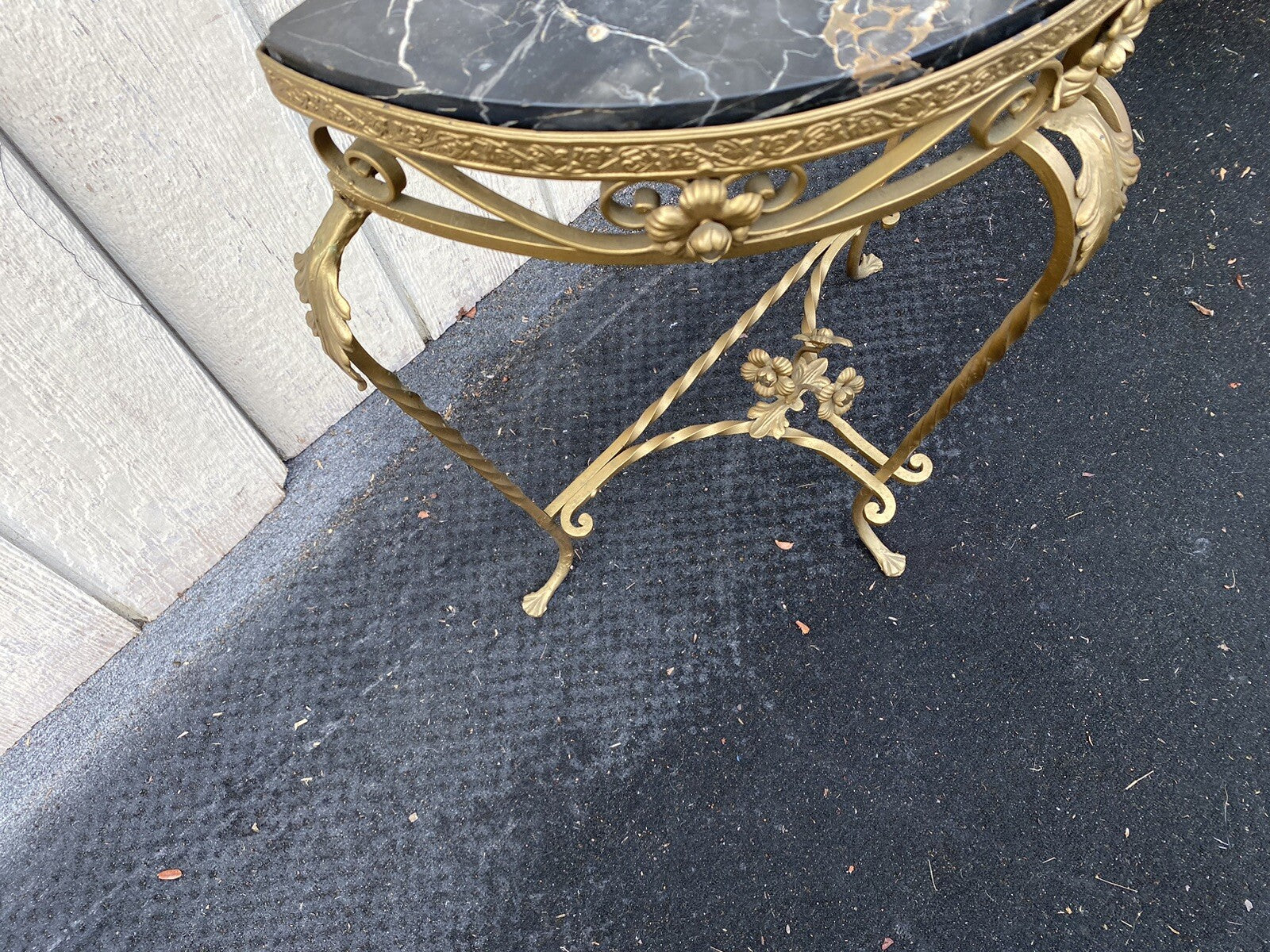 65634    Marble Top Decorator Iron Demilune Console Table Stand