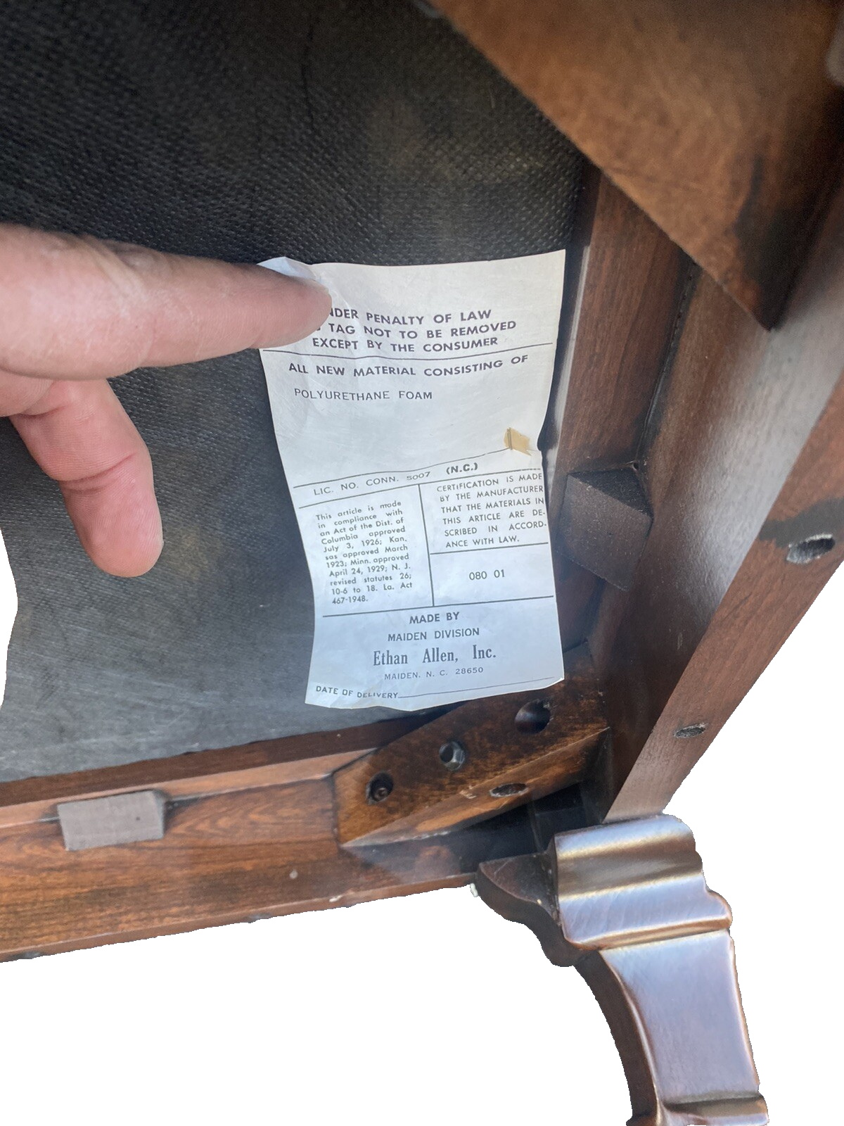 65995   Mahogany ETHAN ALLEN Corner Chair