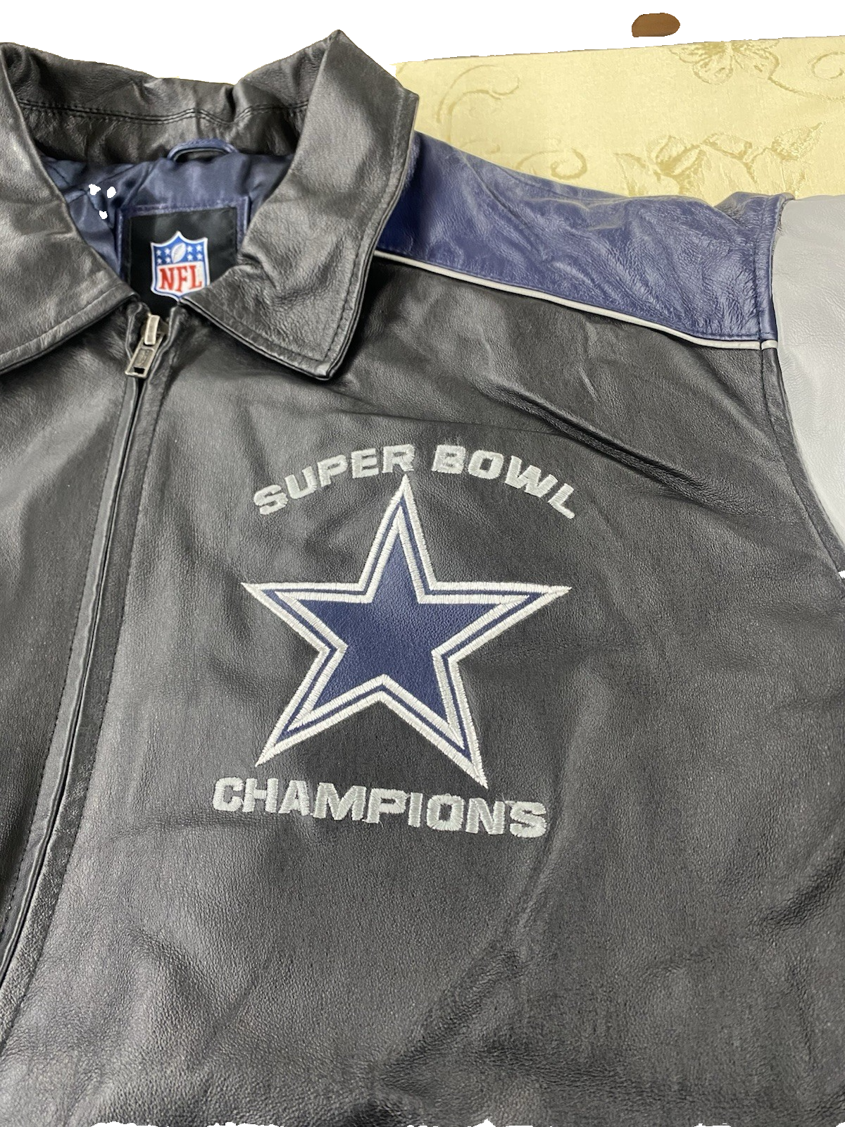 ES 230:    Dallas Cowboys 5 Time Super Bowl Leather NFL  Football Jacket  LARGE