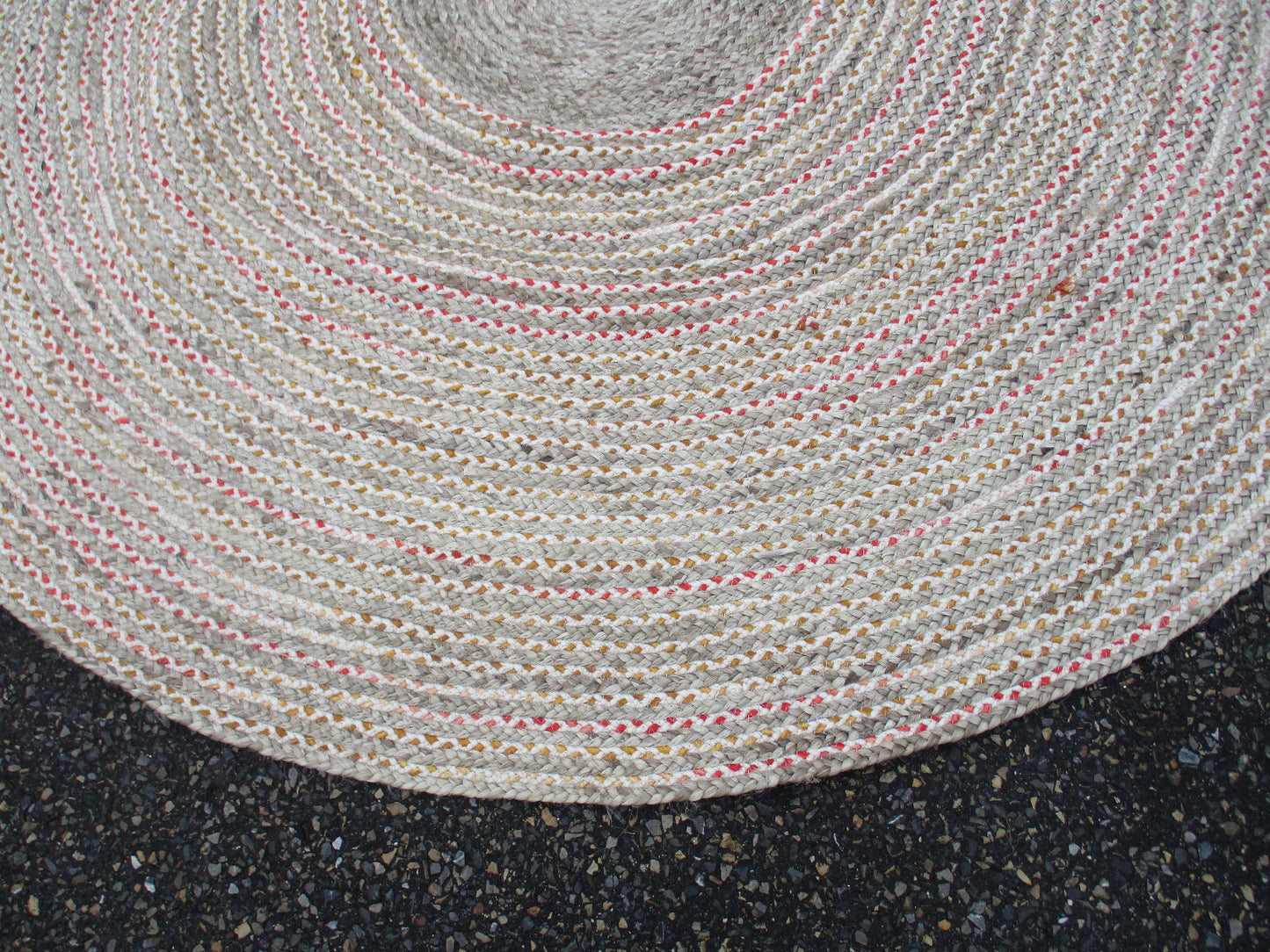 RUG 05:      Round 5 foot  10 inch   Rug    NU LOOM DISCOTEK
