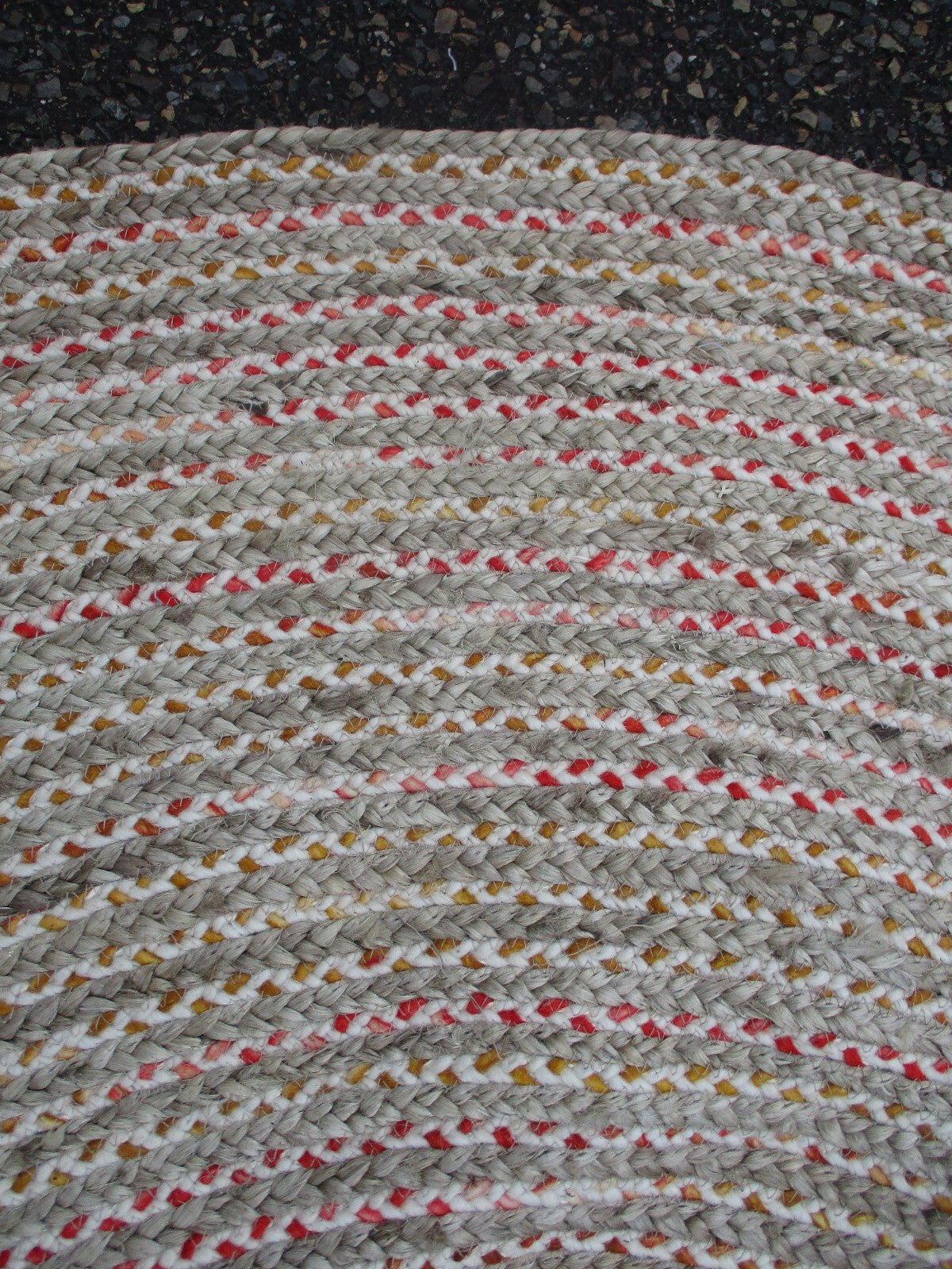 RUG 05:      Round 5 foot  10 inch   Rug    NU LOOM DISCOTEK