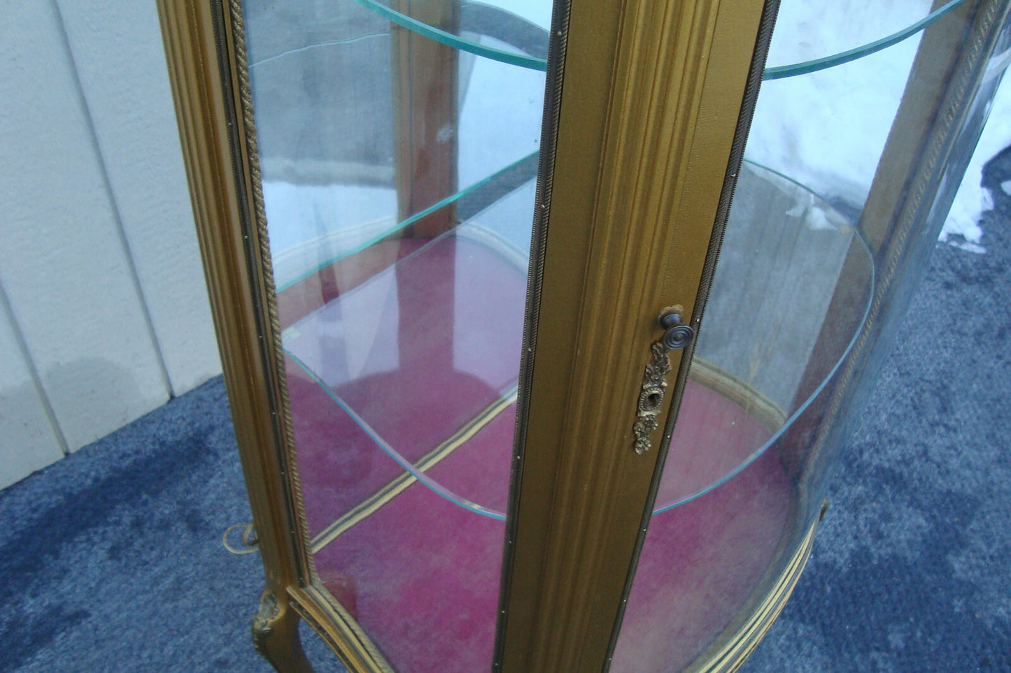 61738 Gold Bow Glass Lighted Curio Cabinet Etergie