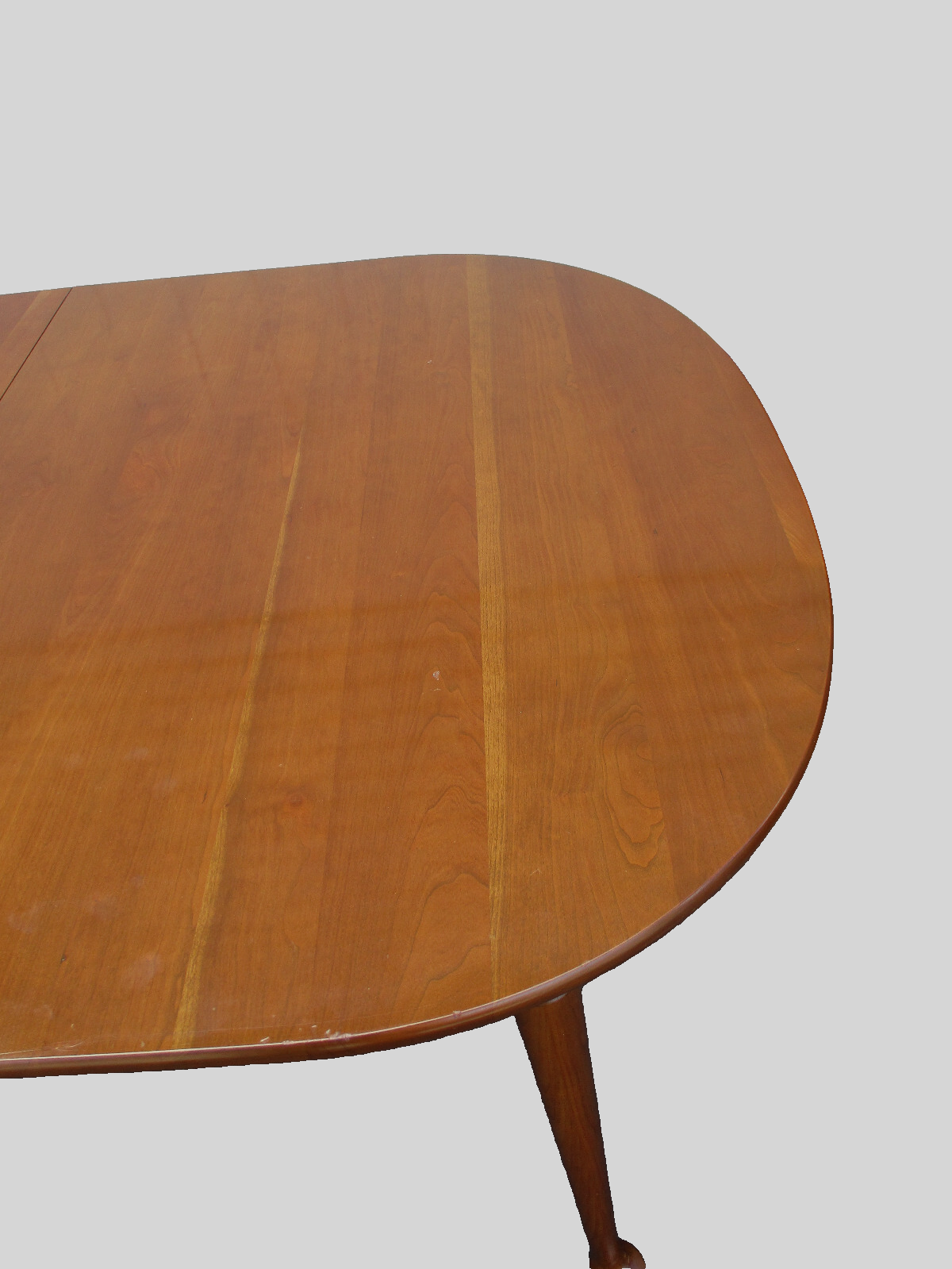 64226   Thomasville Cherry Dining Table w/ leaf  +  6 Chair s