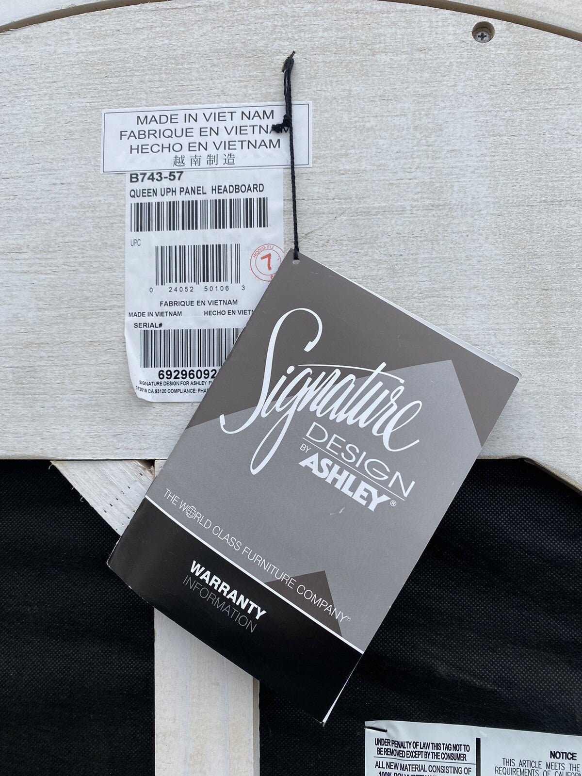 64918 Ashley Furniture Decorator Upholstered Queen Size Headboard Bed