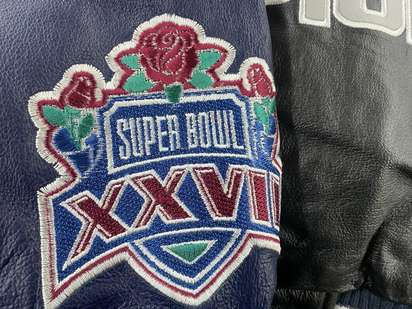 ES 230:    Dallas Cowboys 5 Time Super Bowl Leather NFL  Football Jacket  LARGE