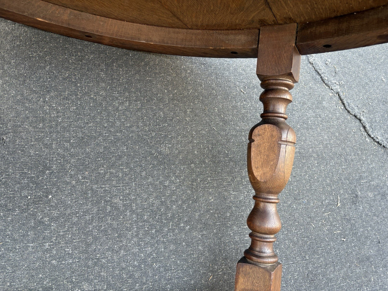 66884 QUAINT Stickley Round Dining Table Foyer Stand