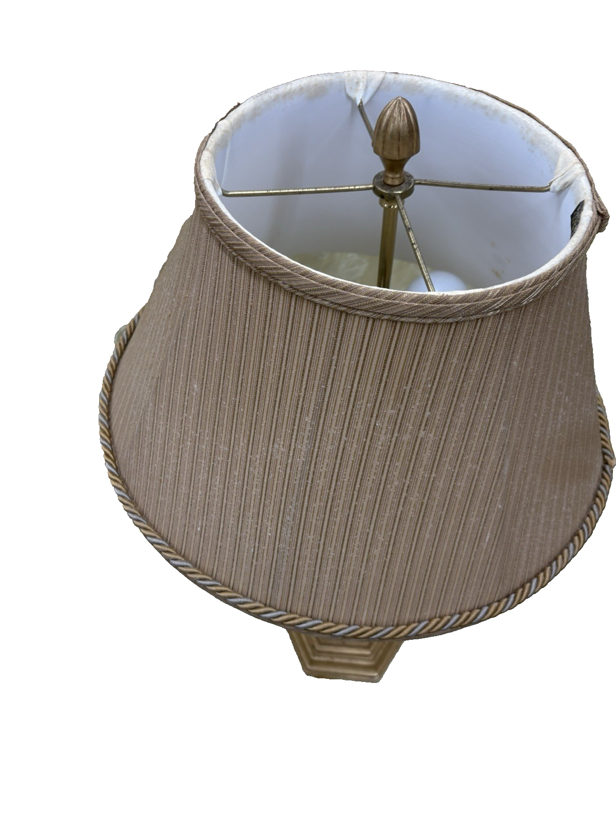 65280 QUALITY Figural Table Lamp with Shade