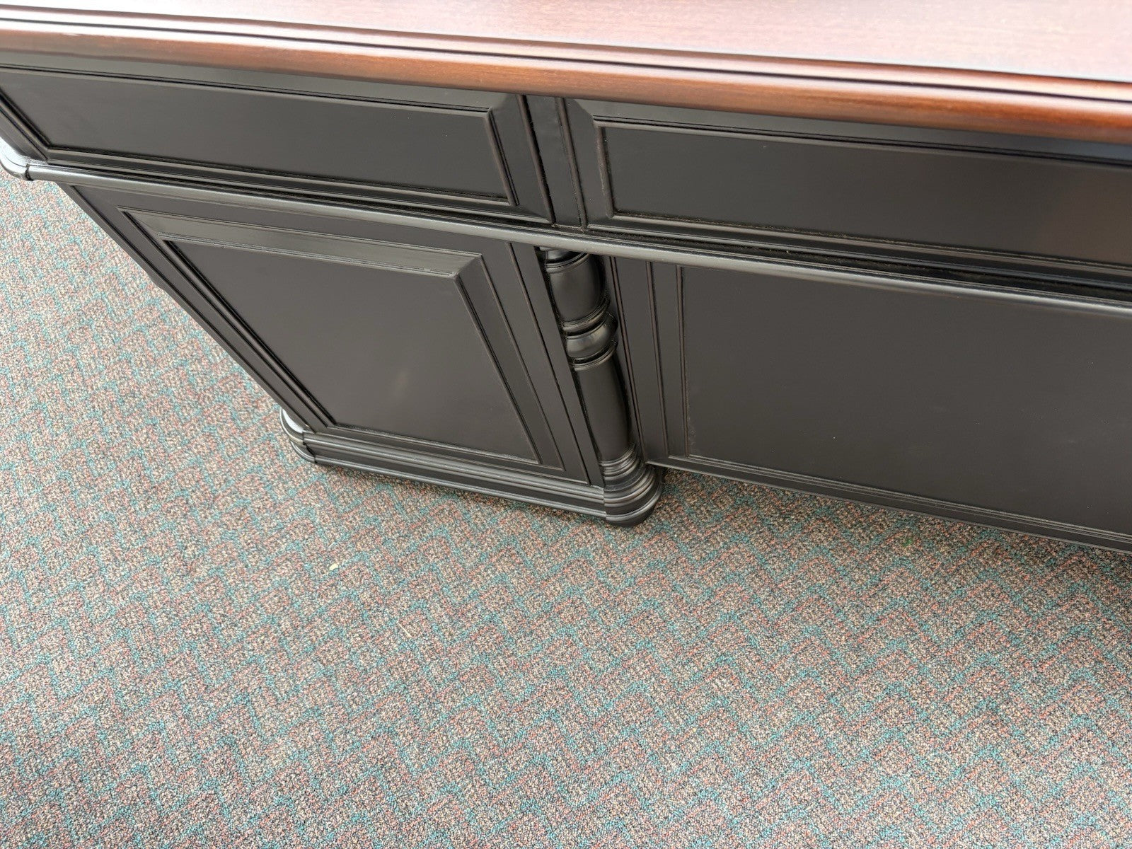 67108 Modern Riverside Furniture Ebony Executive Desk