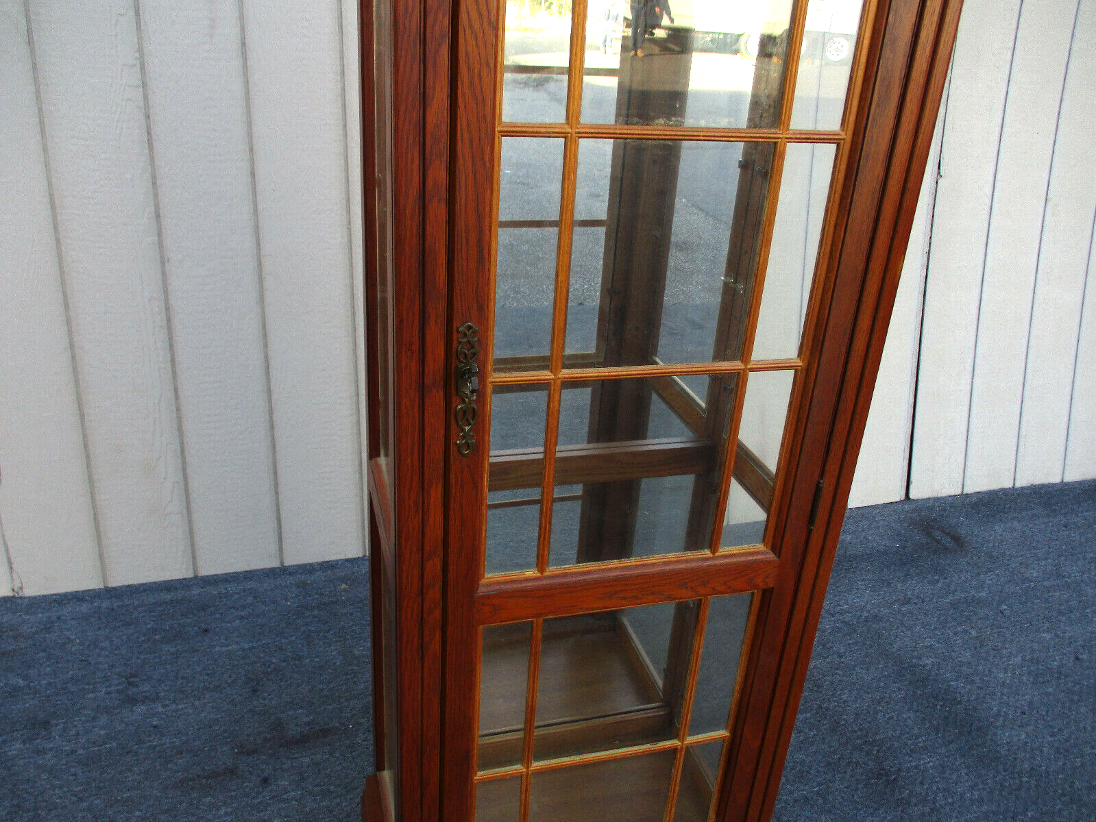 62955   Pulaski Oak Curio China Display Cabinet Etergie