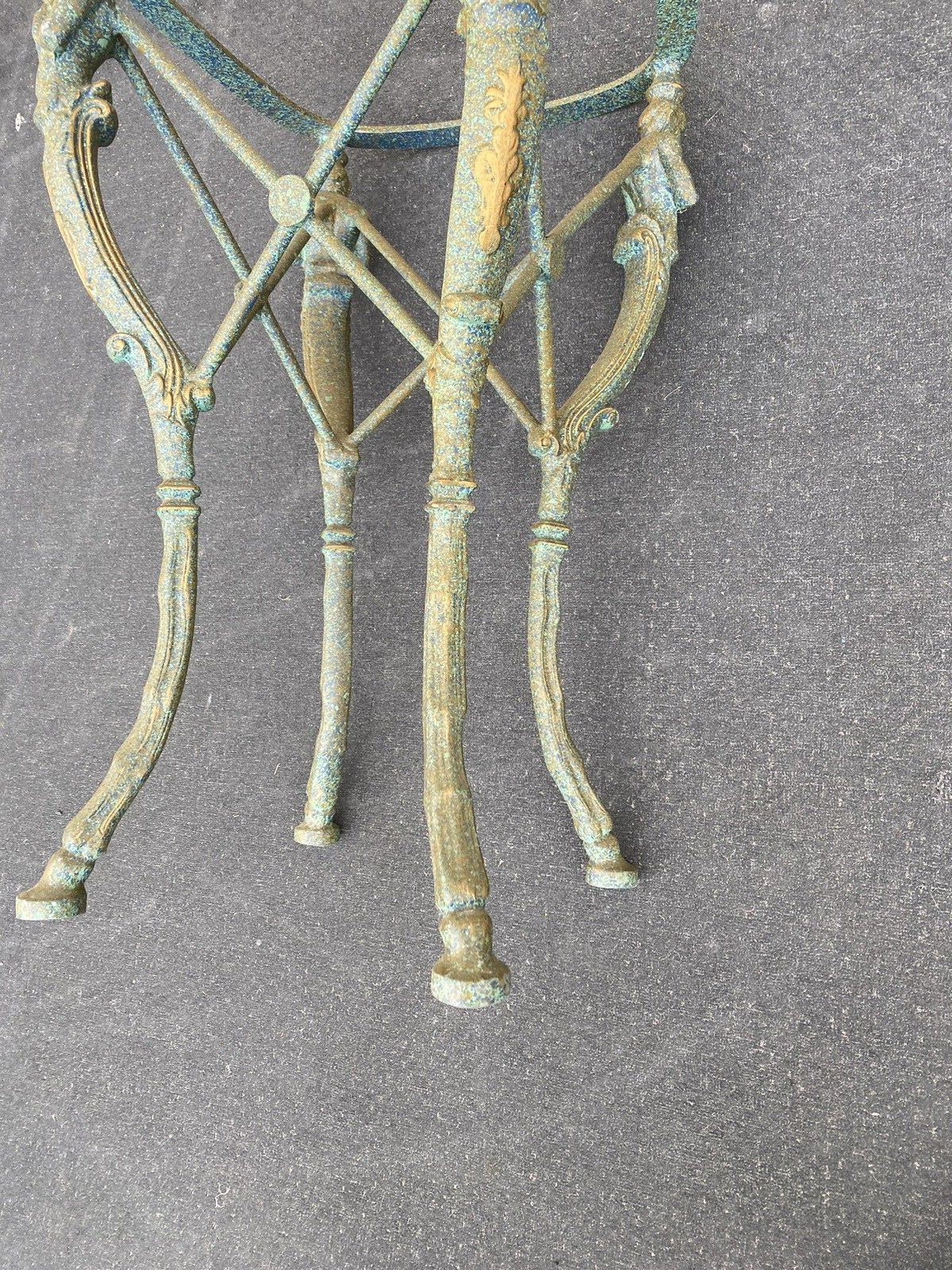 66046 Oriental Figural Metal Table Stand with Marble Top