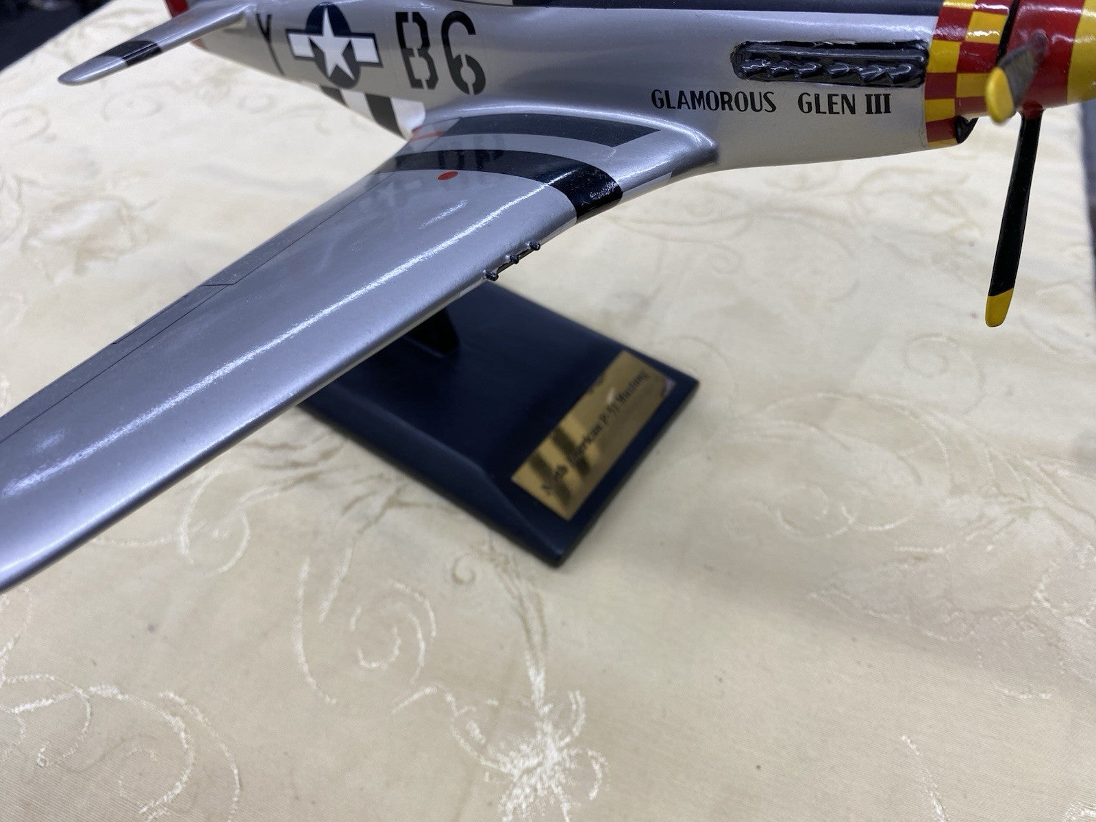 ES 222: Danbury Mint P 51 Mustang Airplane Plane