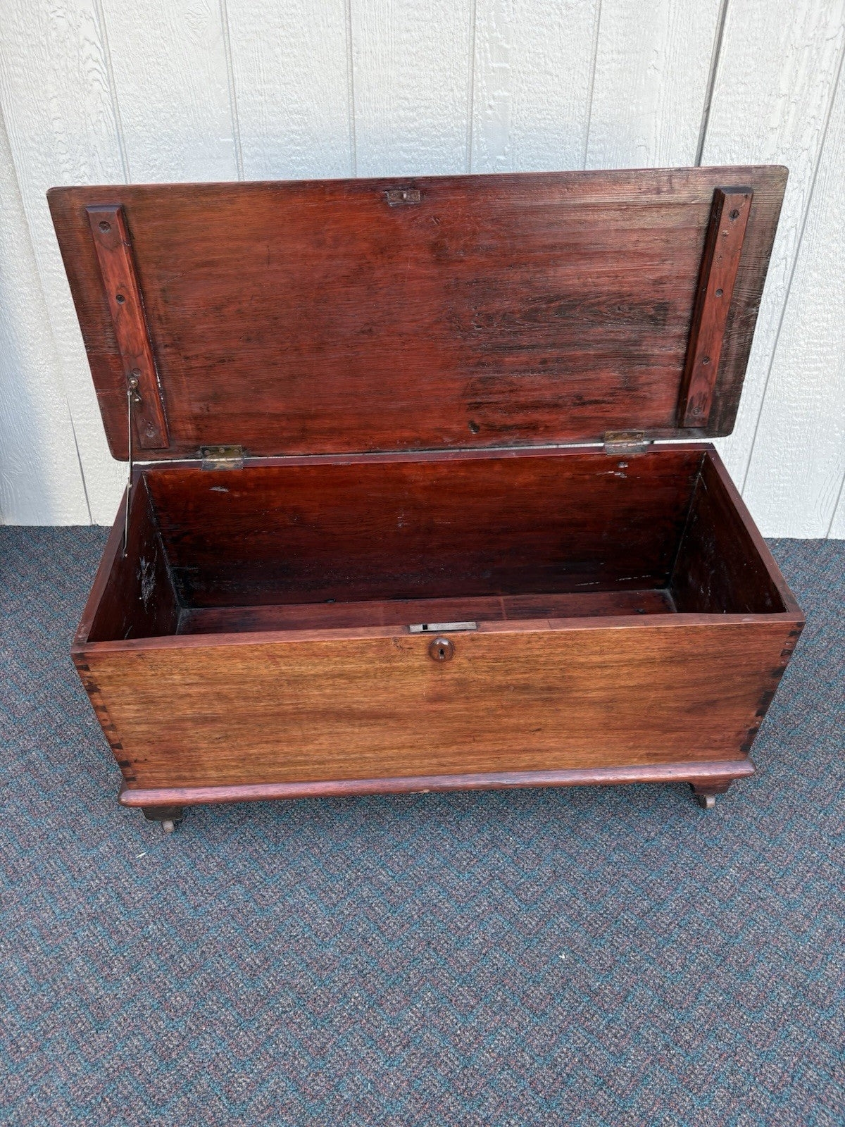 67016 Antique Primitive Storage Blanket Chest With Dovetailed Sides