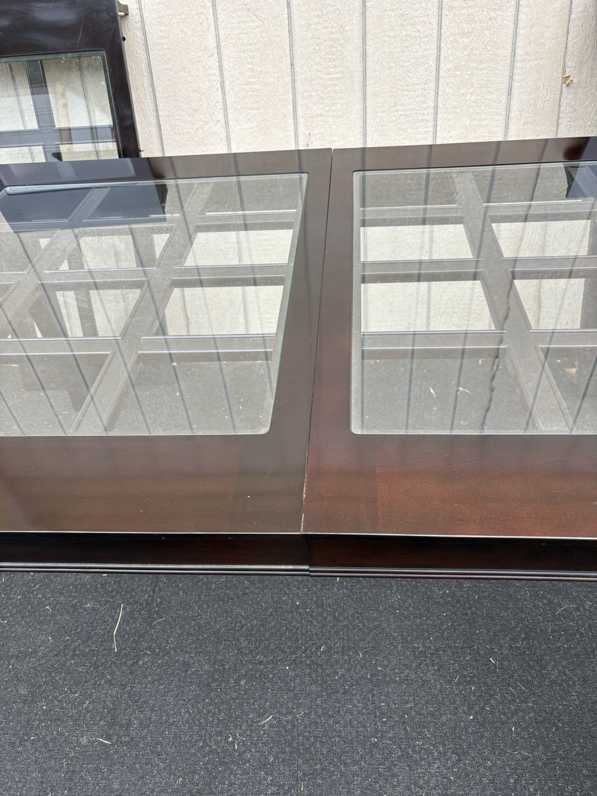 64258     Large Stanley  Modern  DINING Table w/ 2 leafs + table pads 110" Long