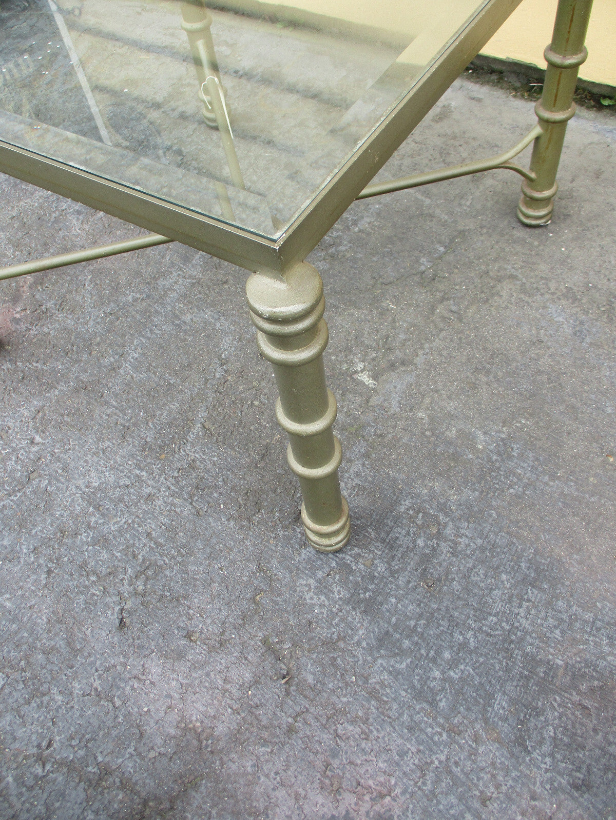 47718  Glass Top Decorator Coffee Table Stand QUALITY