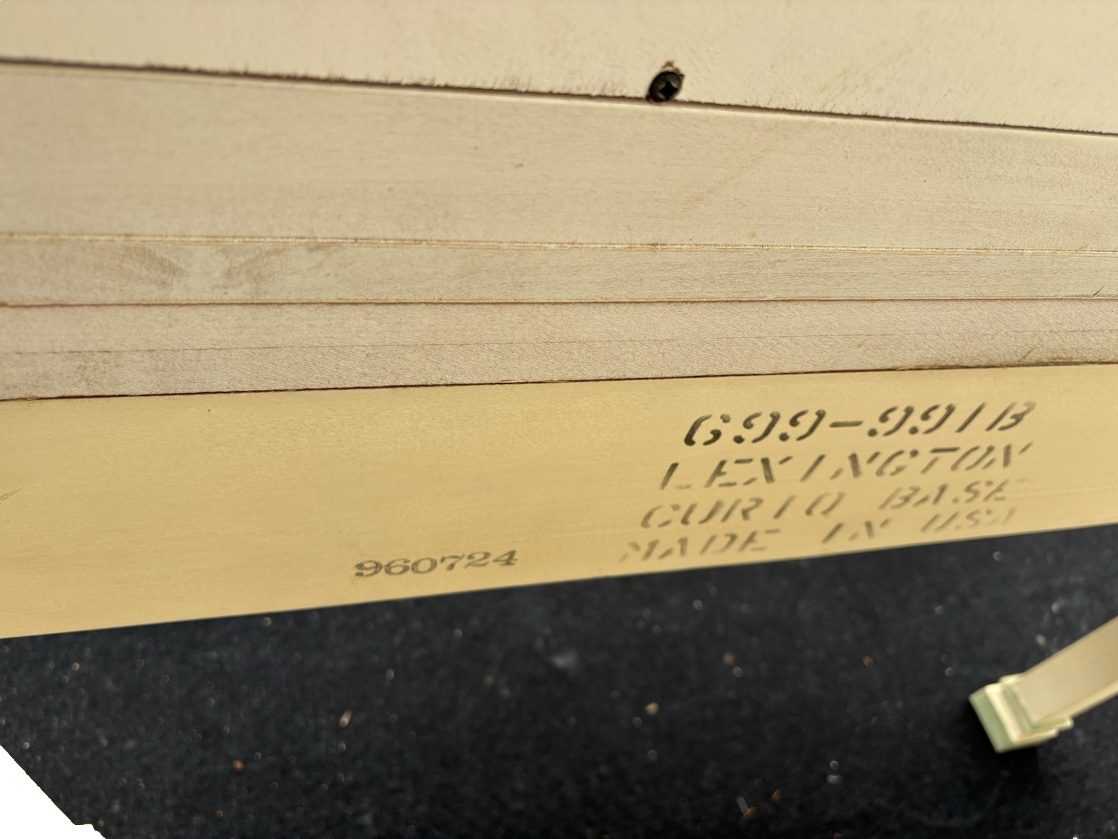 66690 Lexington Furniture  PALMER HOME COLLECTION  Curio China Cabinet Decorator