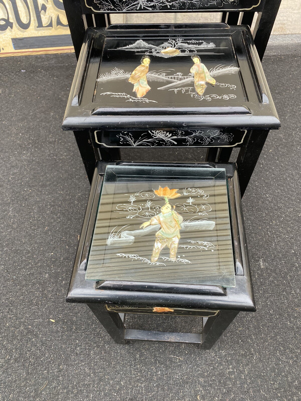 66082   Oriental 4 Stacker Lamp Table Stand s