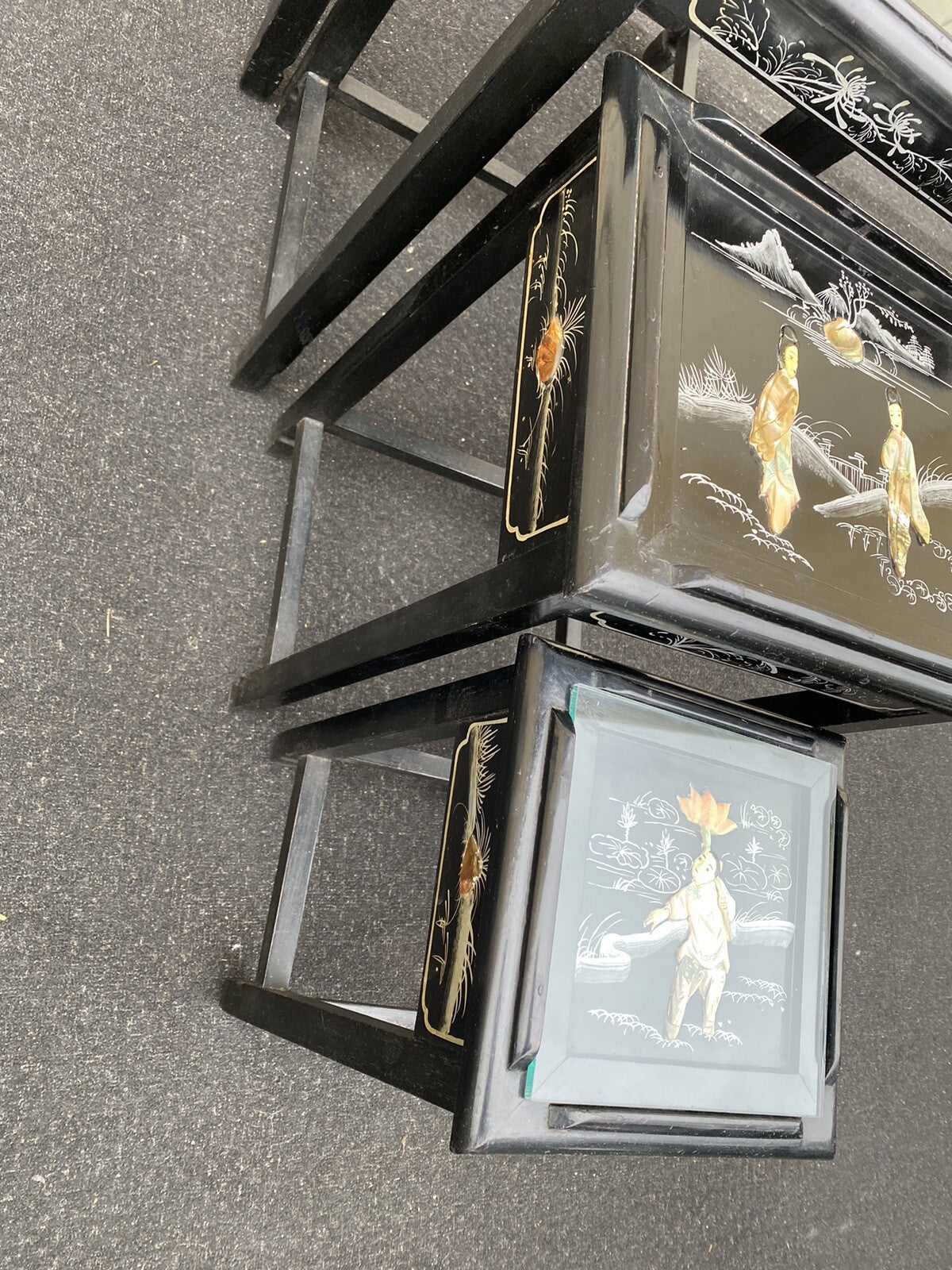 66082   Oriental 4 Stacker Lamp Table Stand s