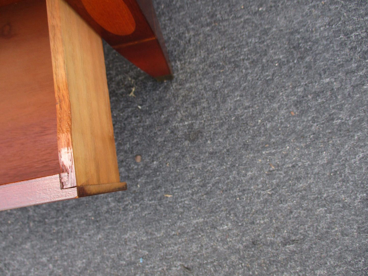 63289 Banded Mahogany Lamp Table Stand With Drawer