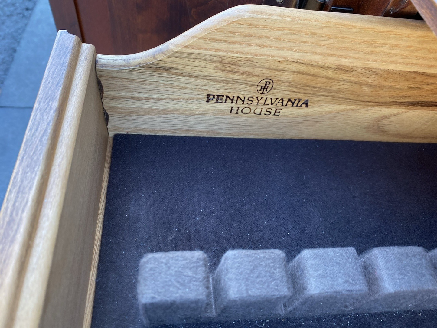 66479 PENNSYLVANIA HOUSE Cherry Breakfront China Cabinet Curio