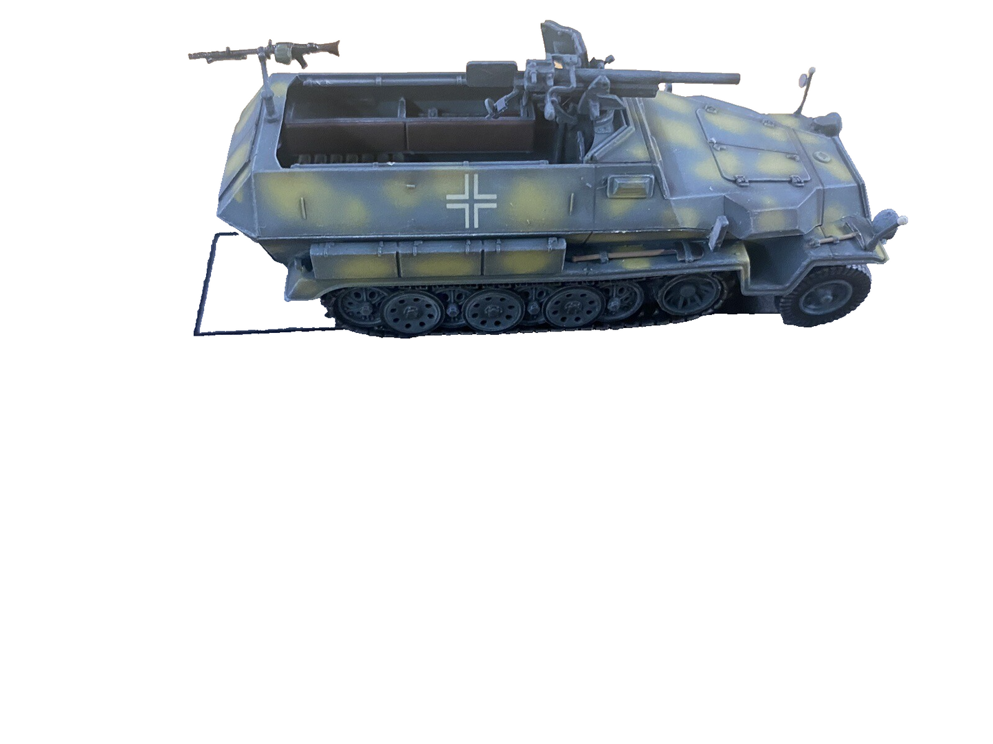 ES 43: 3 Tanks In Showcase 6" x 3" x 2 3/4"H