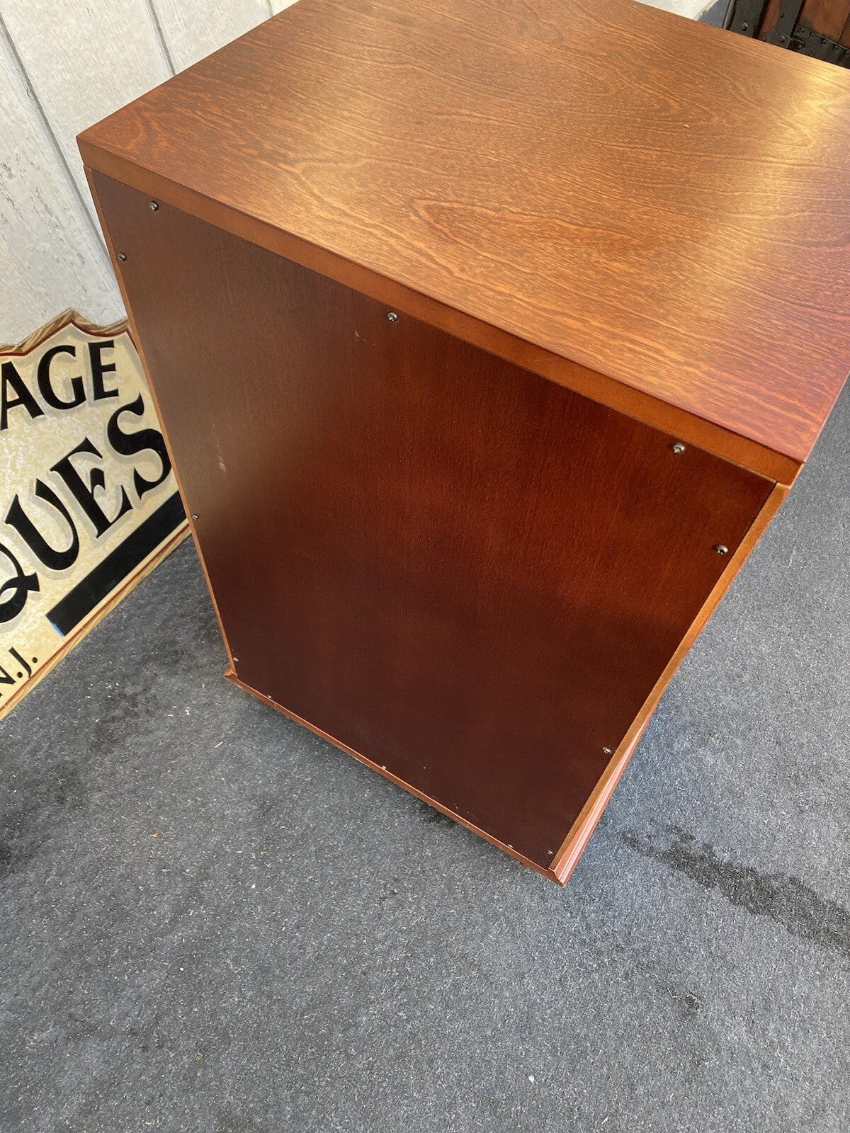 64917  Mahogany Nightstand End Table Stand Wine Rack
