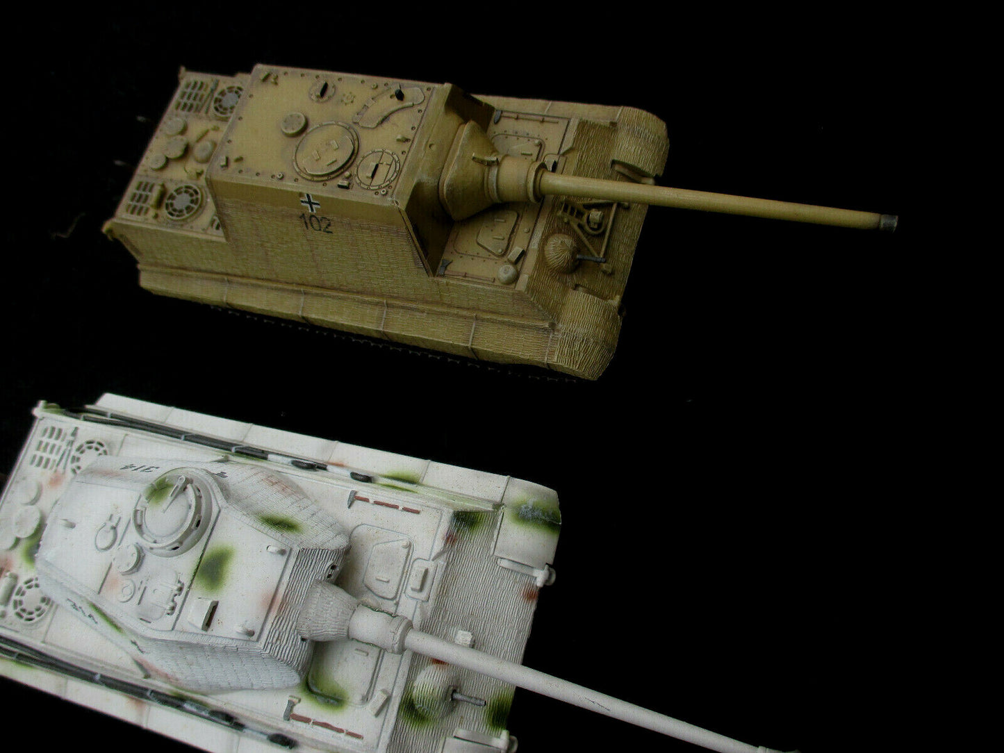 ES52 Dragon Armor Models WWII Collectible Model Grouping of 6 Military Tanks