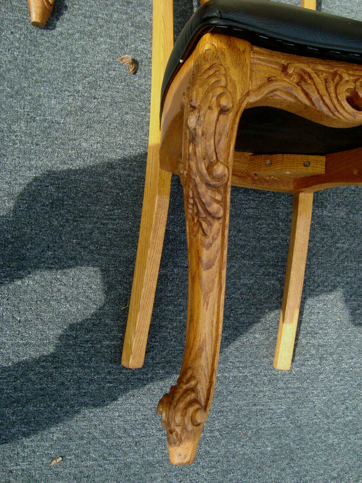 61327  Pair Solid Hand Carved Oak Dining Accent Chairs MONA LISA FURNITURE ??