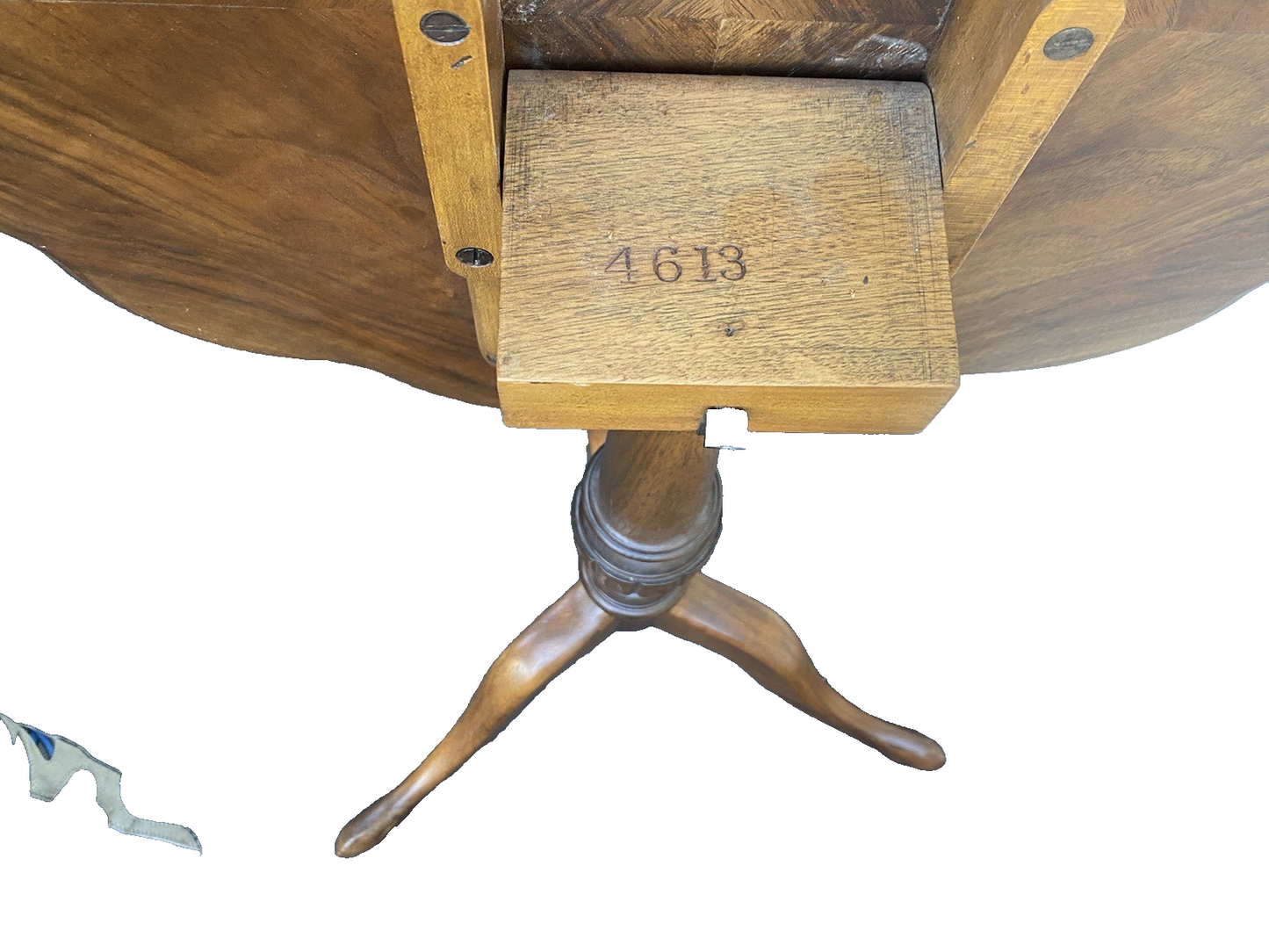 65002   Flame Mahogany Tilt Top Lamp Table Stand