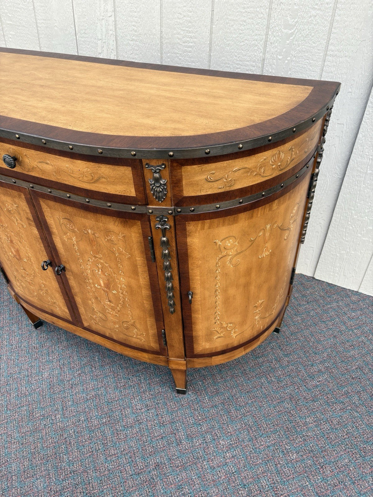 67144 HOOKER Furniture Seven Seas Decorator Sideboard Server Cabinet