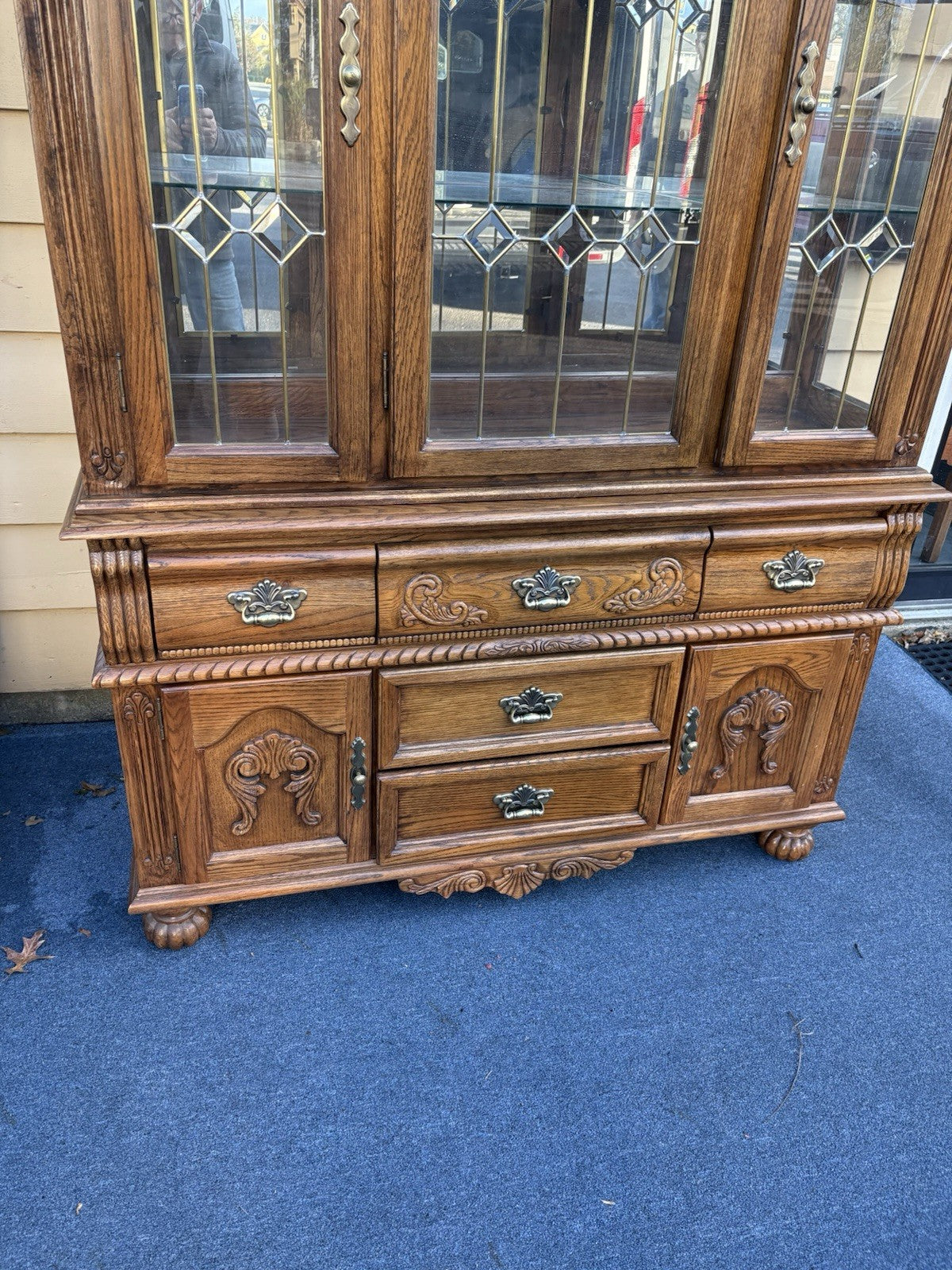 67122 Leaded Glass Oak China Cabinet Curio