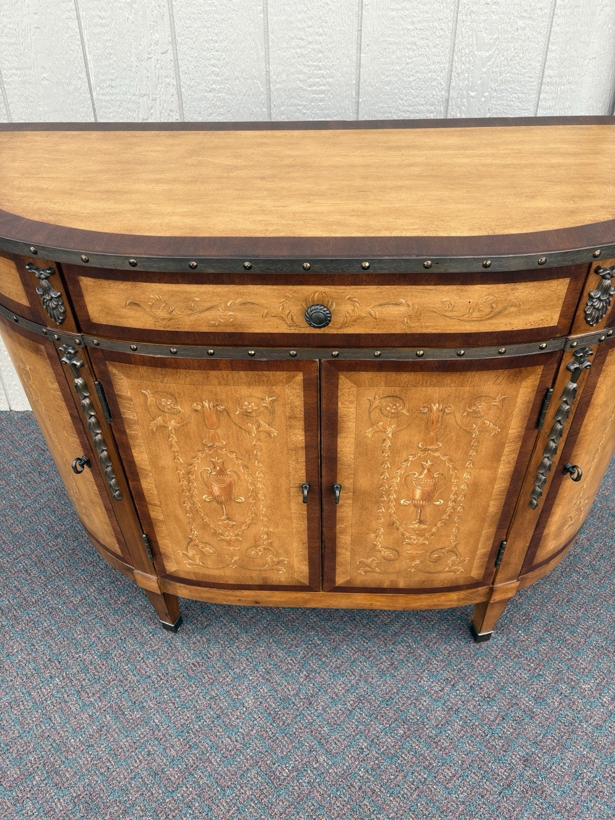 67144 HOOKER Furniture Seven Seas Decorator Sideboard Server Cabinet