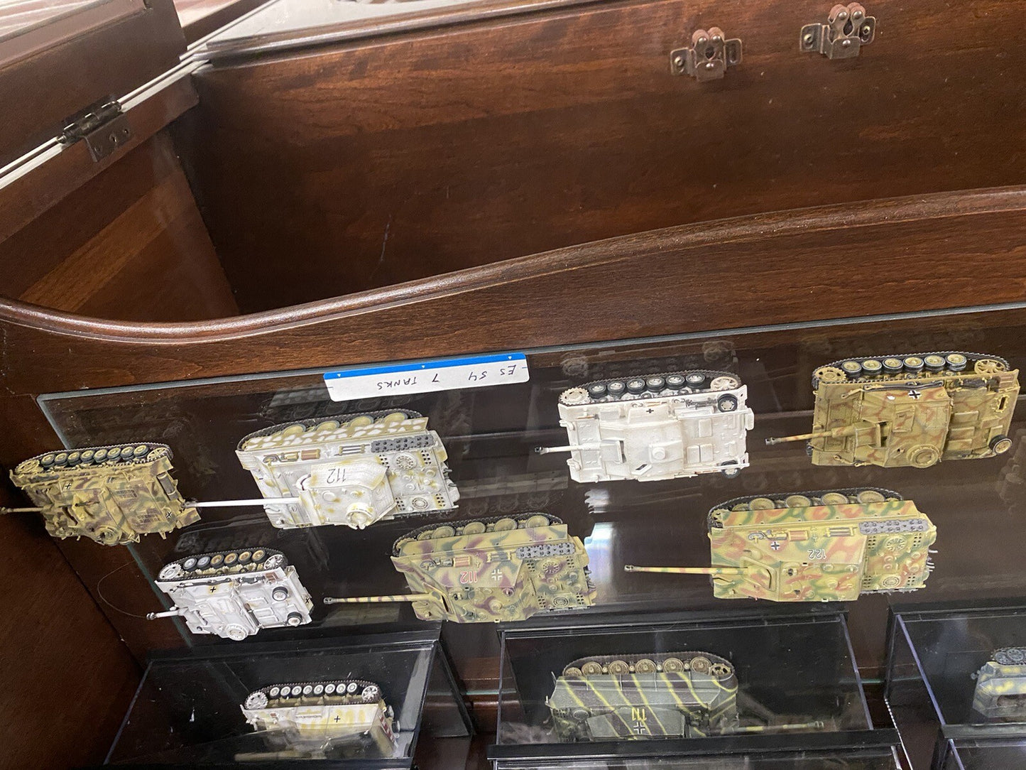 ES 54: Grouping of 7 Military Vehicles  Tanks    3 3/4" to 4" long