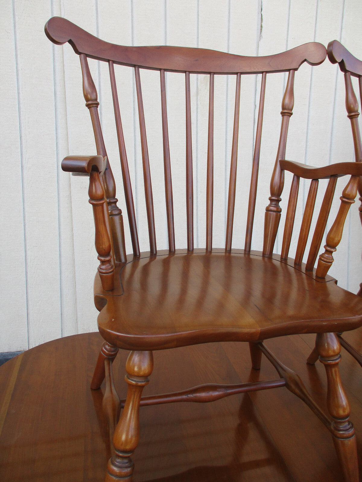 64226   Thomasville Cherry Dining Table w/ leaf  +  6 Chair s