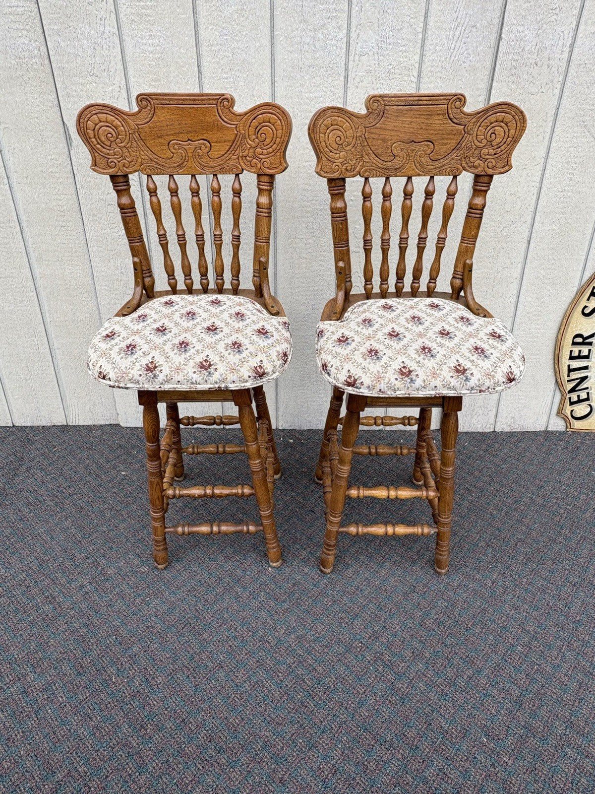 66334  Oak Tile Top Bar Liquor Cabinet with 2 Barstools Swivel  Stool Chair s