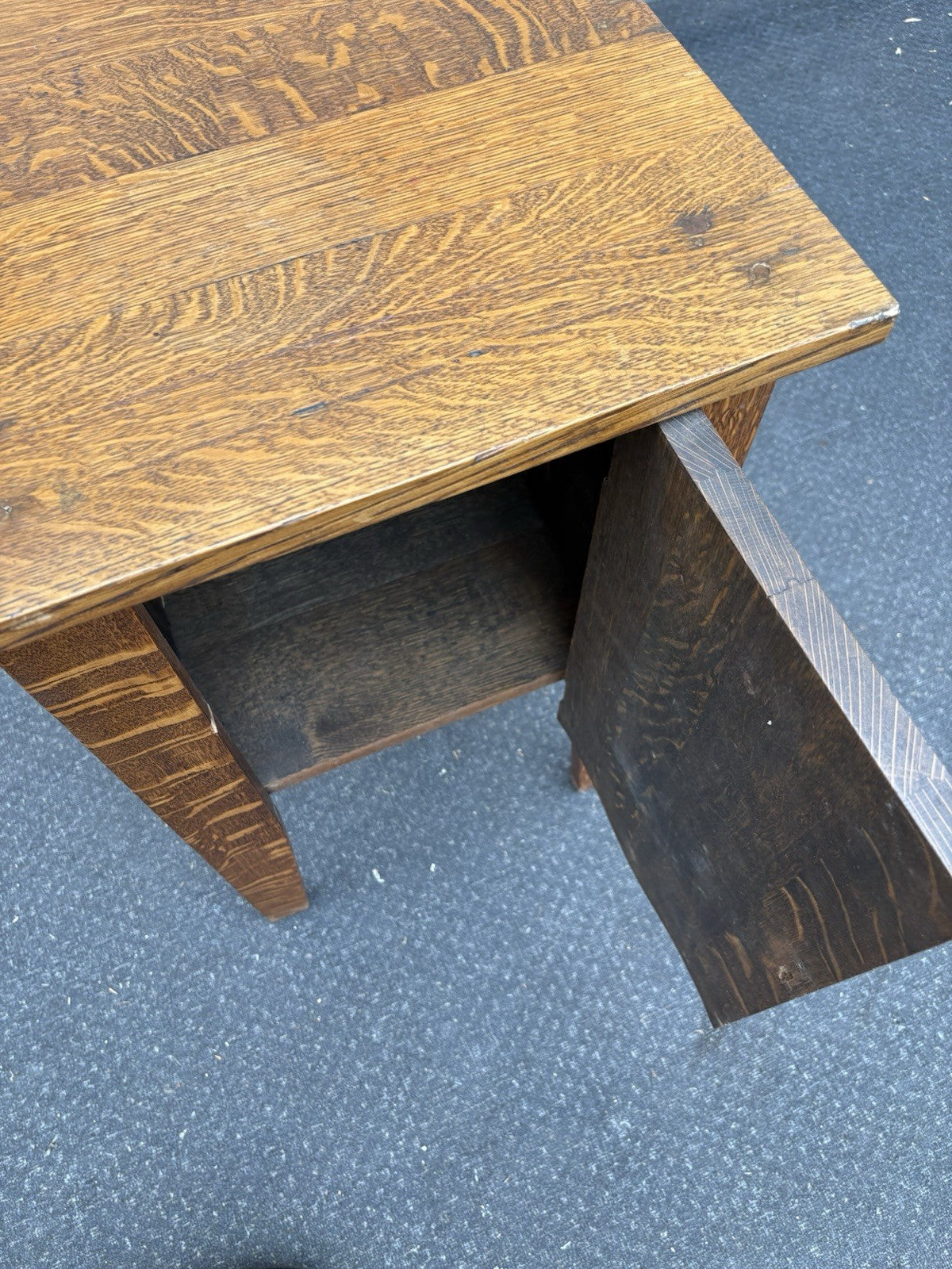 66720   Mission Oak Arts Crafts Nightstand End table Taboret