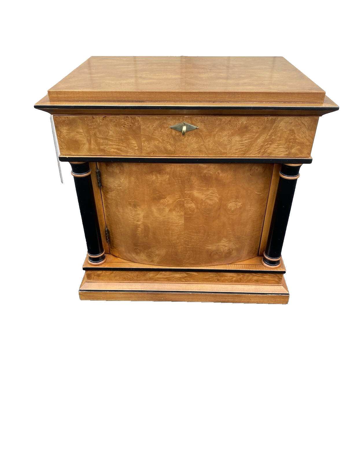 66292 E J VICTOR Classical Nightstand End Table