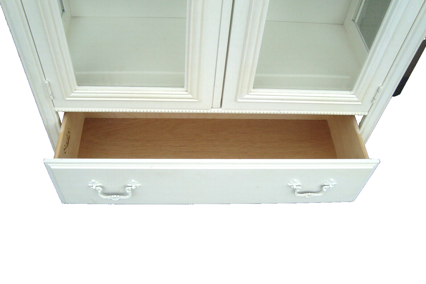 62077   Modern STANLEY Bookcase Curio Cabinet Factory Finish