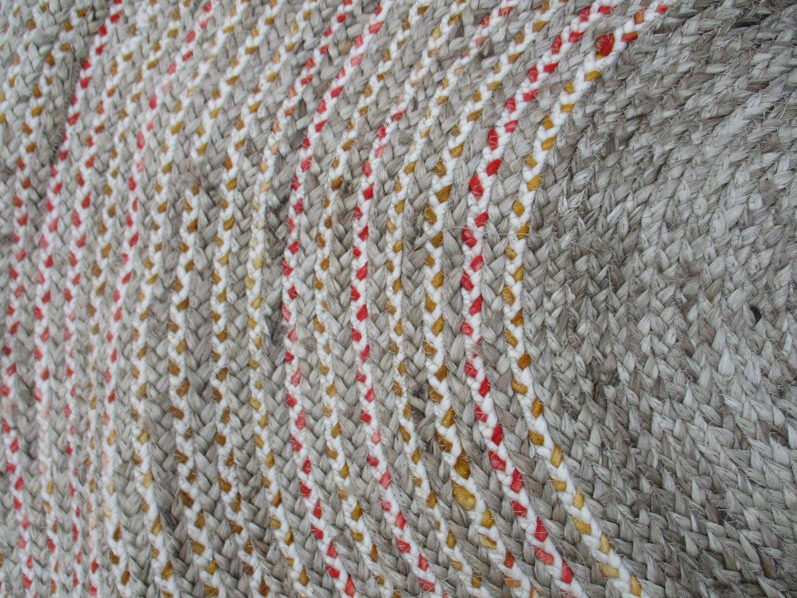 RUG 05:      Round 5 foot  10 inch   Rug    NU LOOM DISCOTEK