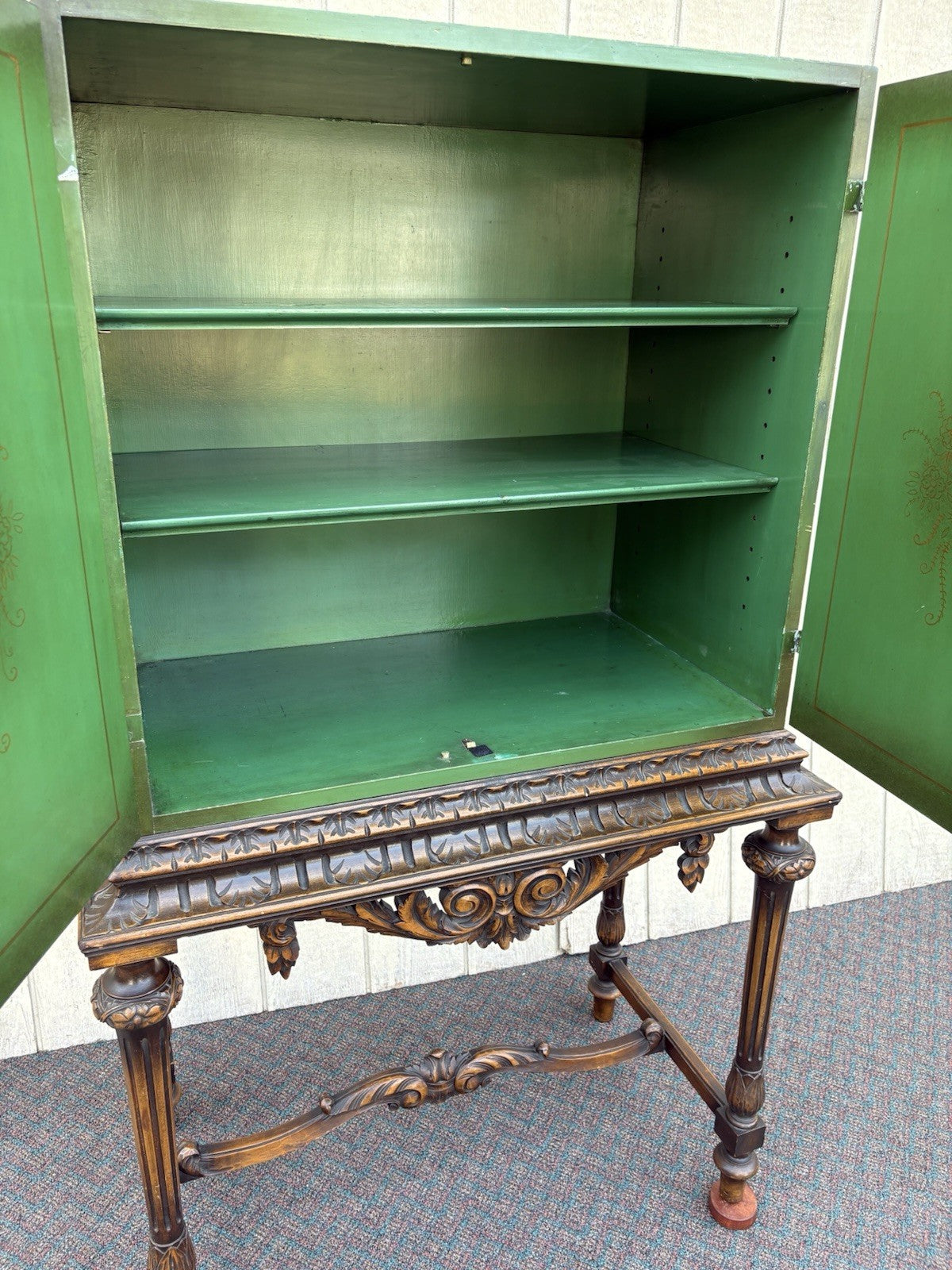 66912  Oriental Liquor Cabinet Bar Storage China Cabinet