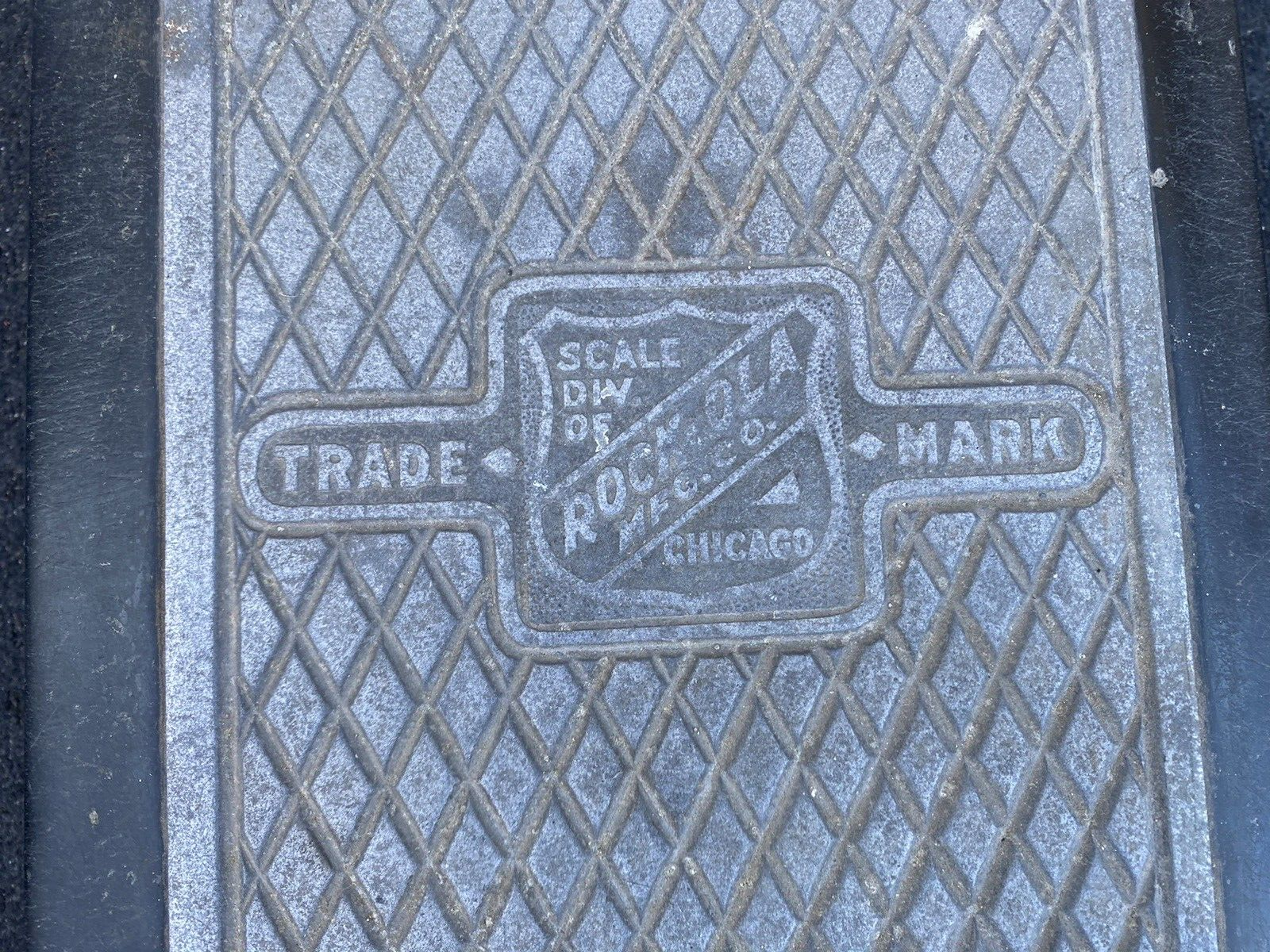 65067 Antique Floor Model COIN OPERATED  ROCKOLA MFG CO Scale