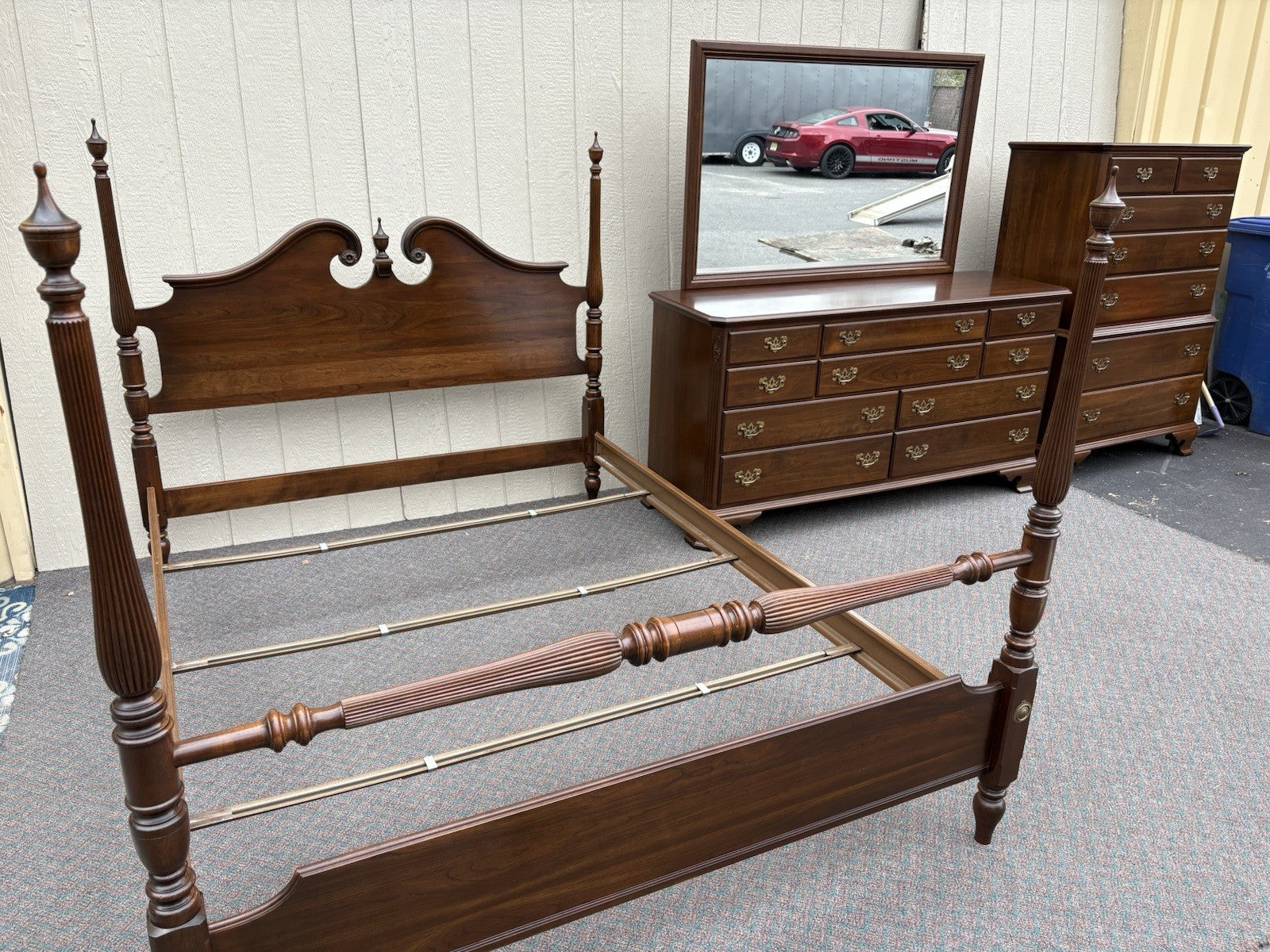 67117 ETHAN ALLEN Bedroom Set High Chest Dresser w/ Mirror and Queen Poster Bed