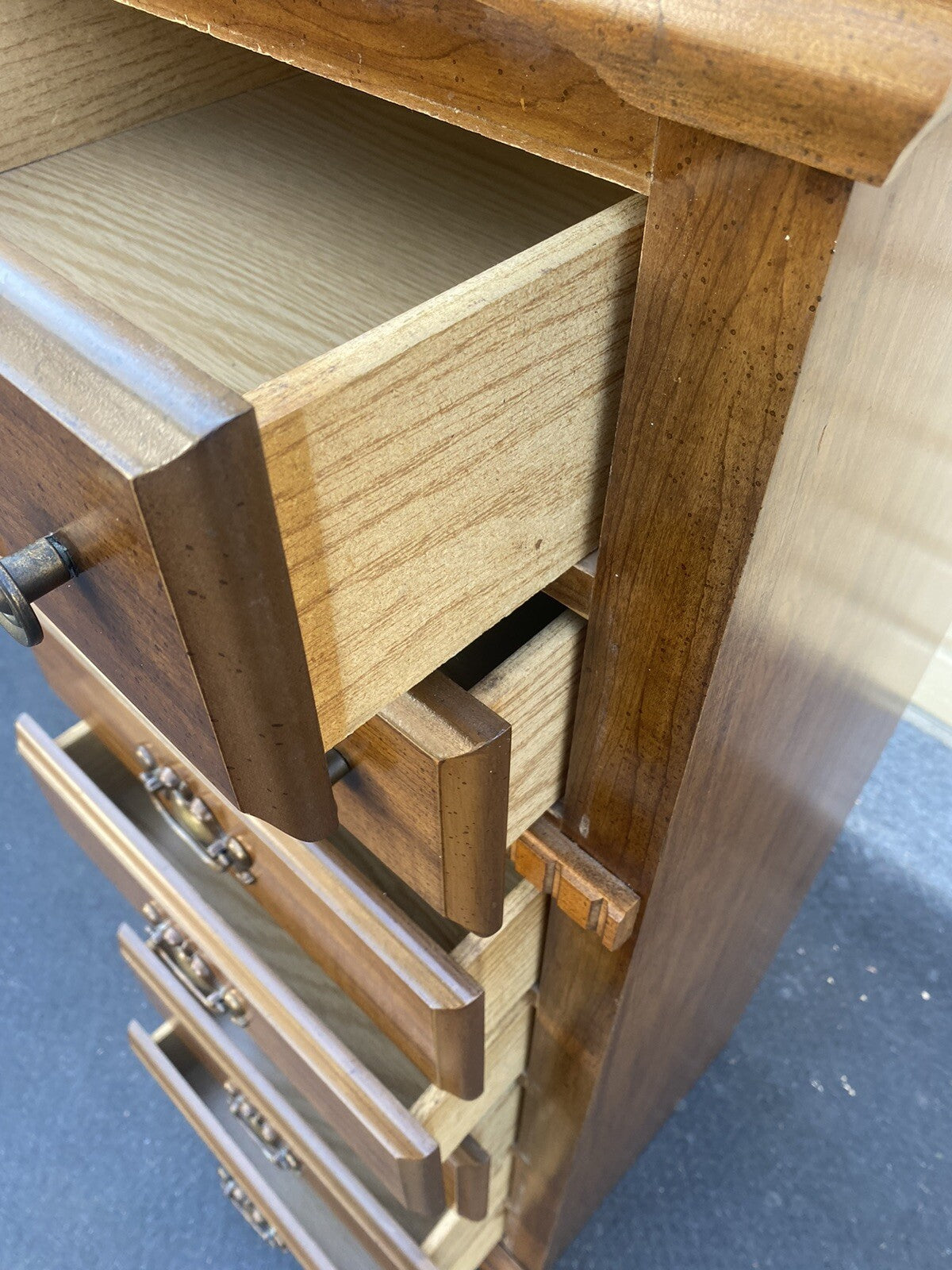 65825  Maple Lingerie Chest Dresser