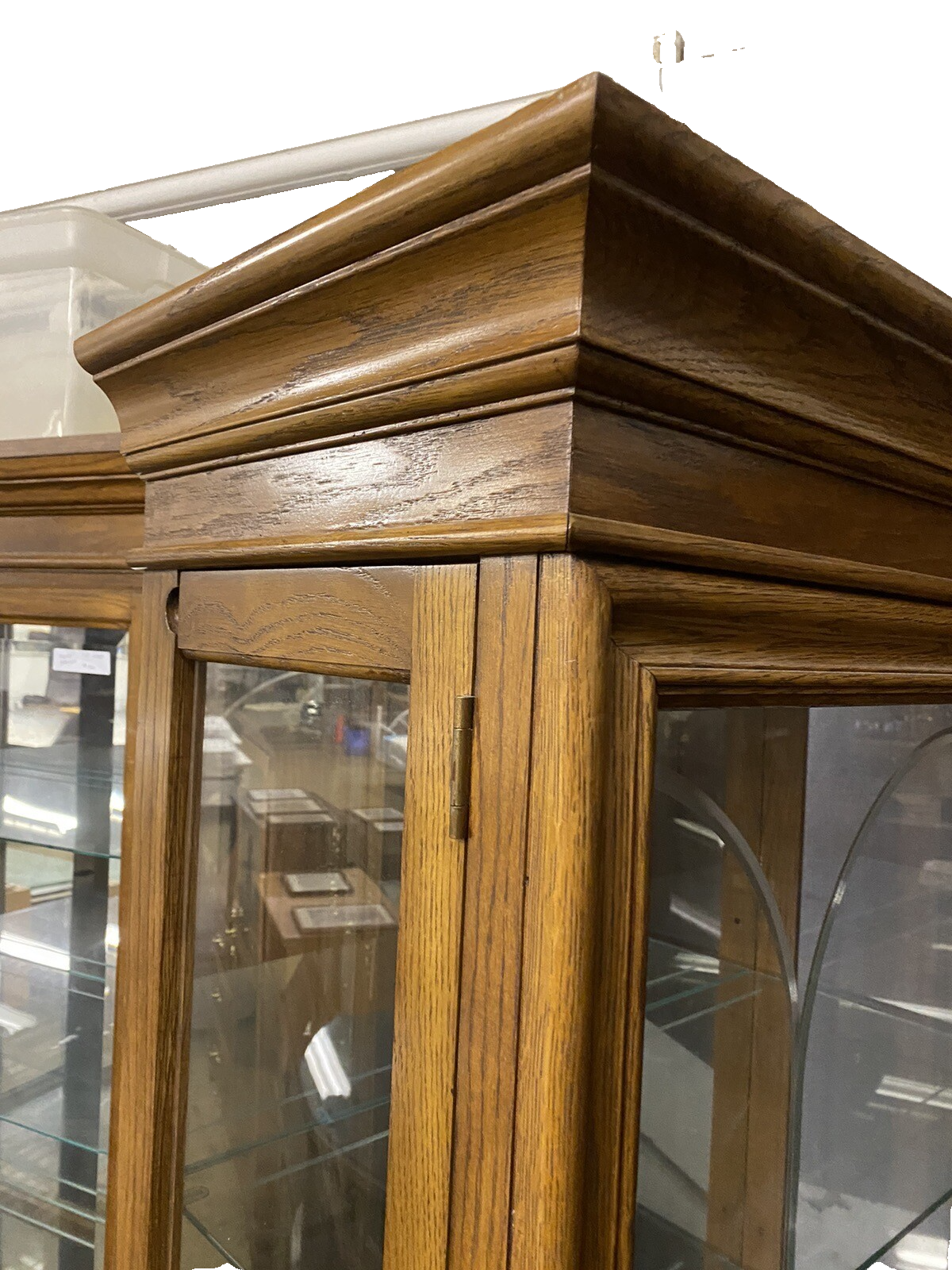 65088 BN 02: Etched Glass Reinisch Oak Curio China Cabinet