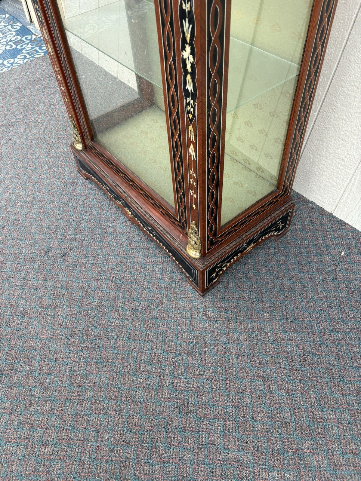 66959 Louis XV Curio China Cabinet with Bronze Ormalu