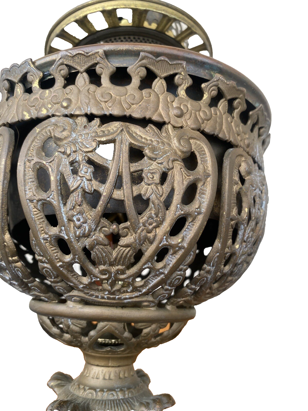 64951   Antique Victorian Oil Lamp with glass globe