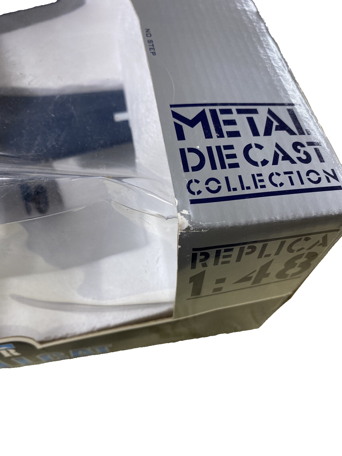 ES 309:  DIECAST ARMOURS Colllection F M 98174 U S NAVY WW II ACE F4F5 Hell CAT